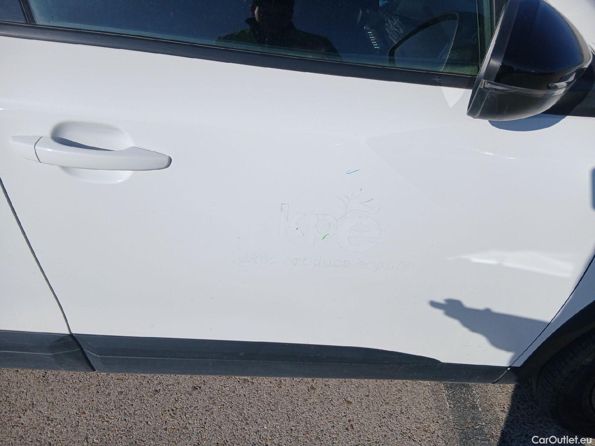  Peugeot  2008 PEUGEOT  / 2019 / 5P / todoterreno Active Pack BlueHDI 81kW (110CV) #31