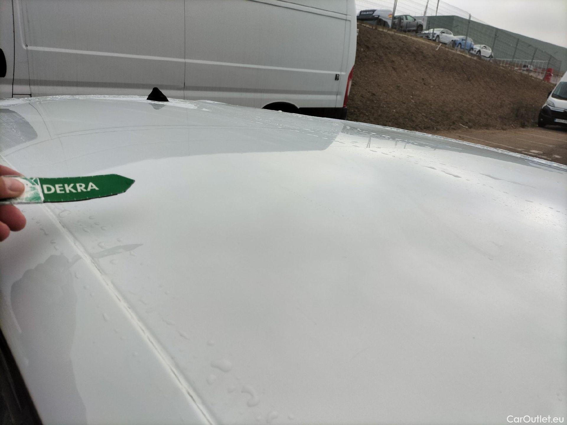  Renault  Clio RENAULT  / 2016 / 5P / berlina con portón Business TCe 66kW (90CV) GLP -18 #43