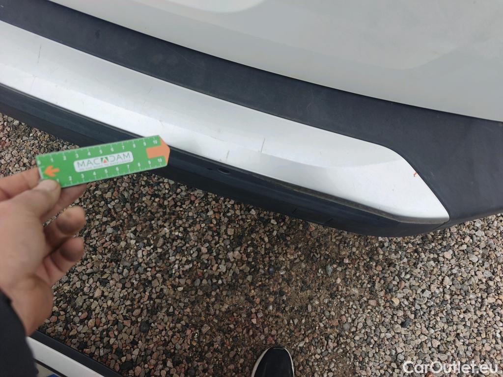  Peugeot  2008 PEUGEOT  / 2019 / 5P / todoterreno Allure BlueHDI 100 S&S BVM6 #13