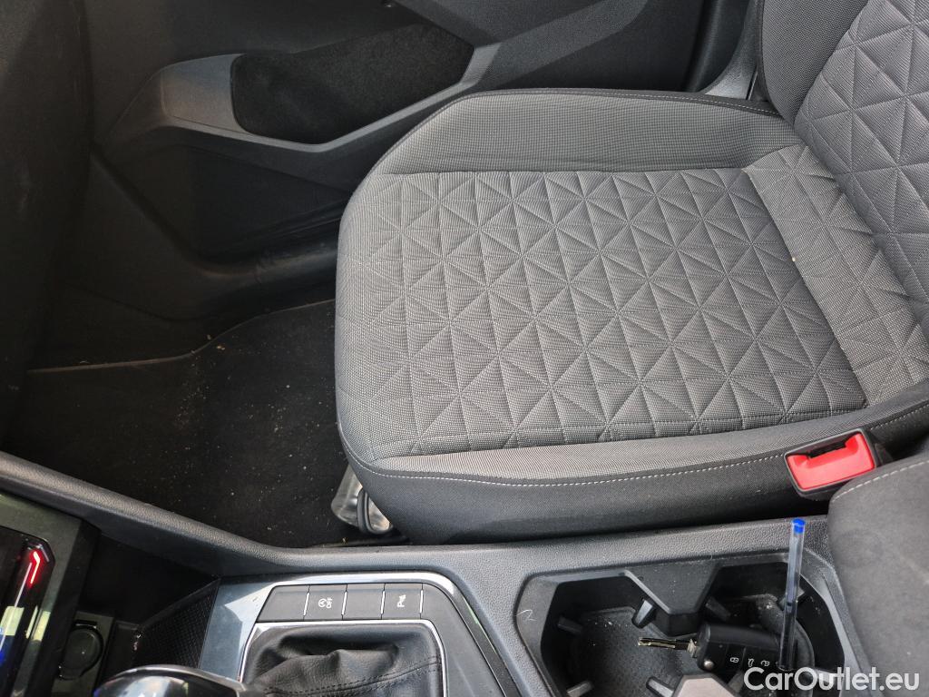  Volkswagen  Tiguan VOLKSWAGEN  / 2020 / 5P / todoterreno Life 2.0 TDI 110kW (150CV) DSG #4