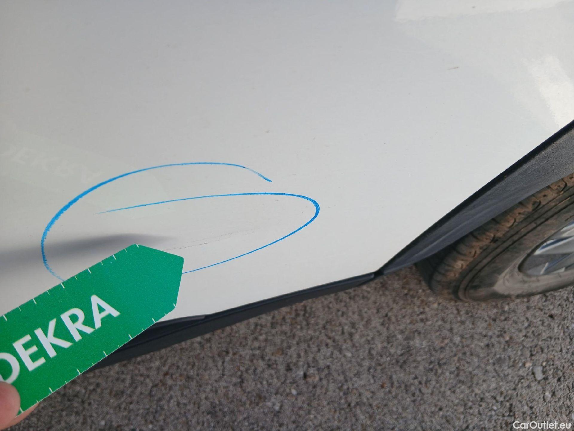  Peugeot  2008 PEUGEOT  / 2019 / 5P / todoterreno Active Pack BlueHDI 81kW (110CV) #19