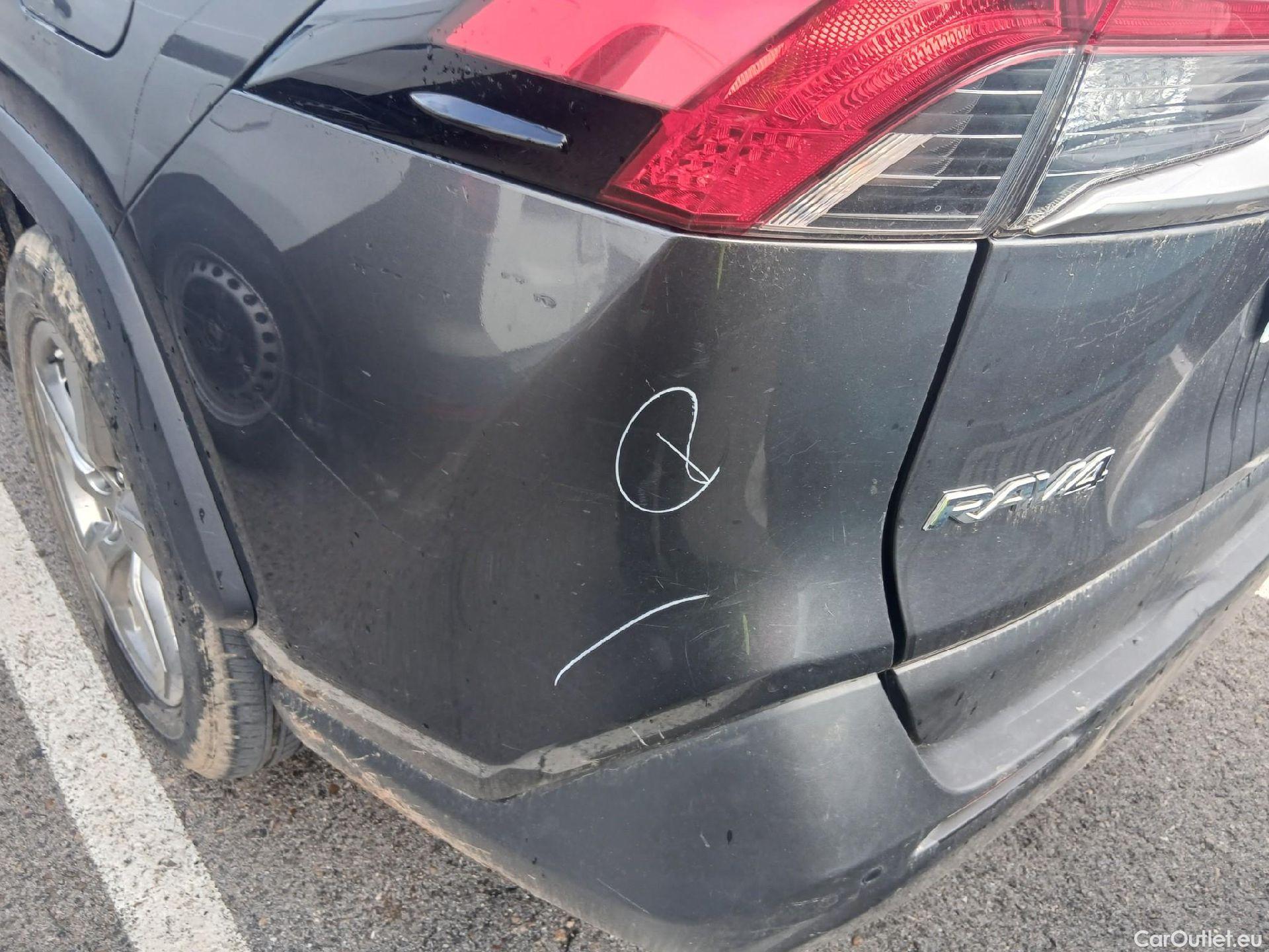  Toyota  RAV4 TOYOTA  / 2018 / 5P / todoterreno 2.5l 220H Advance 4WD #27