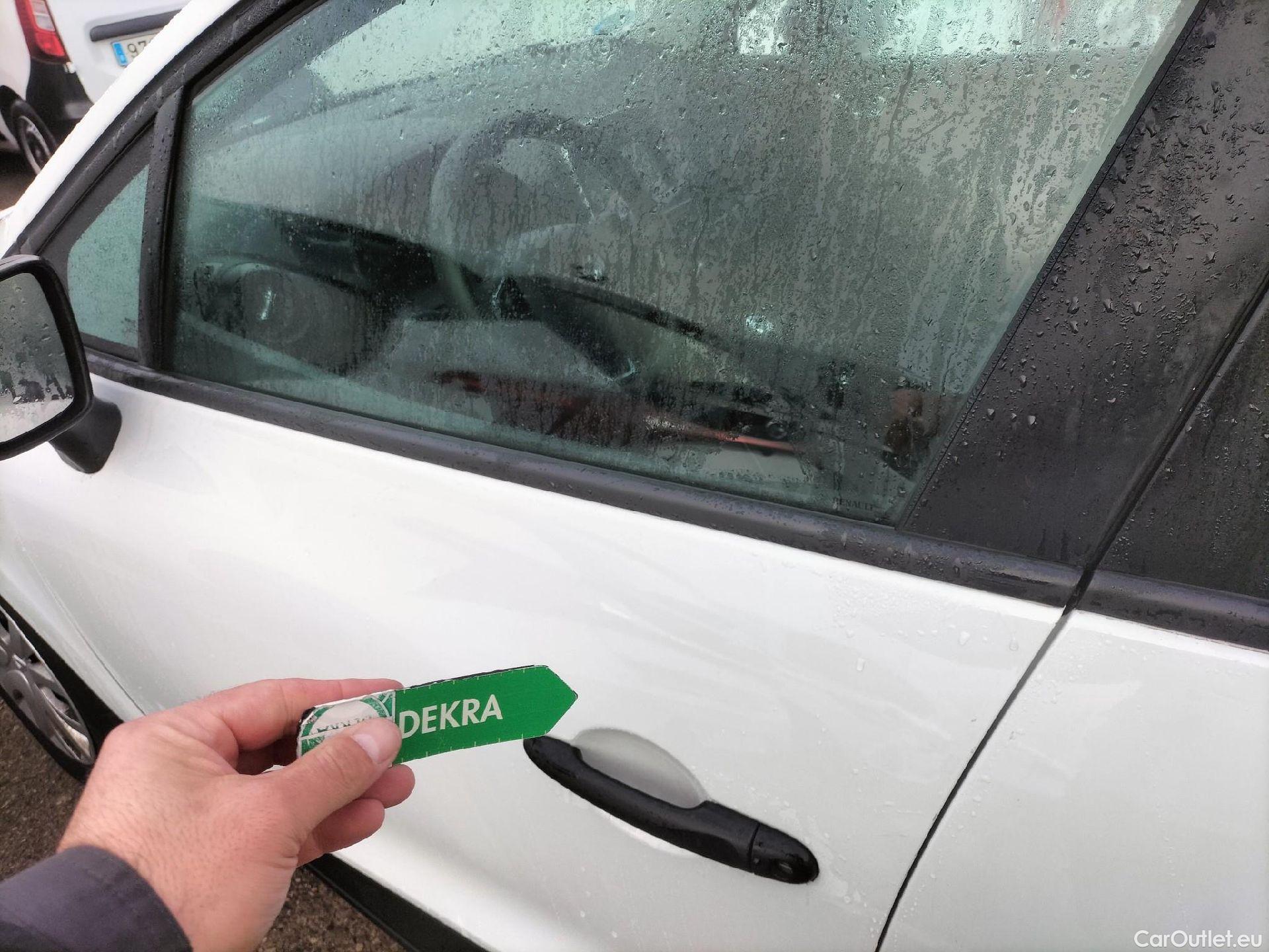  Renault  Clio RENAULT  / 2016 / 5P / berlina con portón Business TCe 66kW (90CV) GLP -18 #13