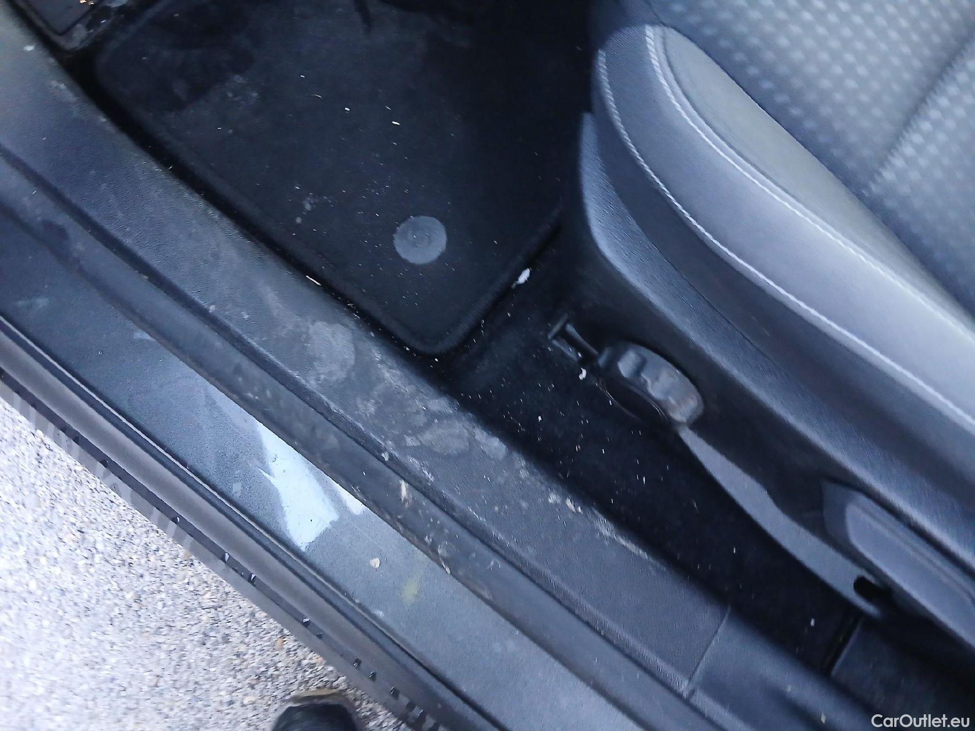  Ford  Focus FORD  / 2018 / 5P / familiar 1.0 Ecoboost 92kW Trend+ Auto SB #1