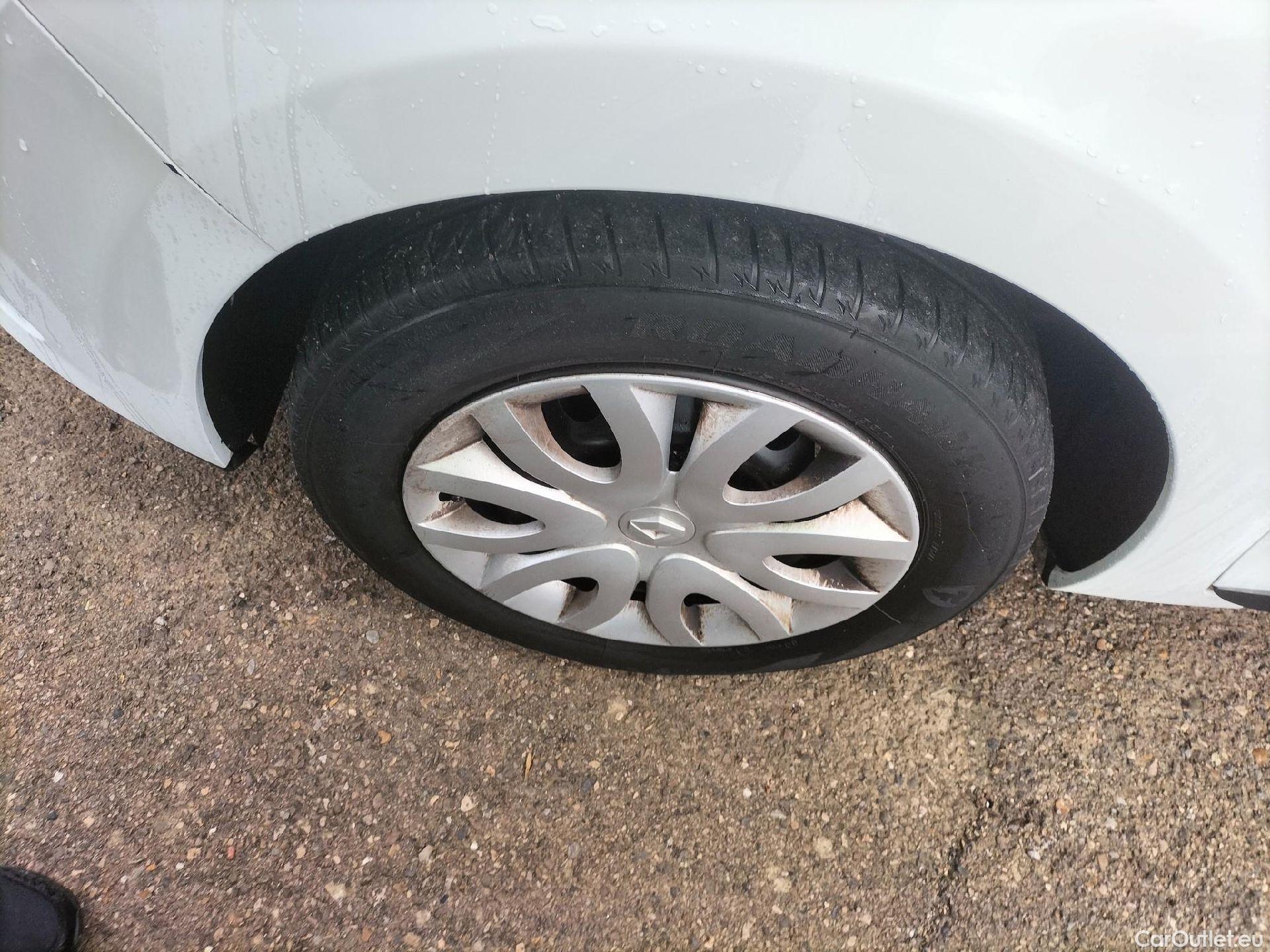  Renault  Clio RENAULT  / 2016 / 5P / berlina con portón Business TCe 66kW (90CV) GLP -18 #10