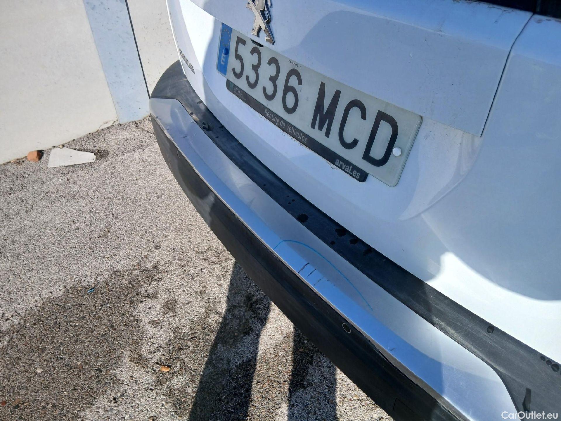  Peugeot  2008 PEUGEOT  / 2019 / 5P / todoterreno Active Pack BlueHDI 81kW (110CV) #23