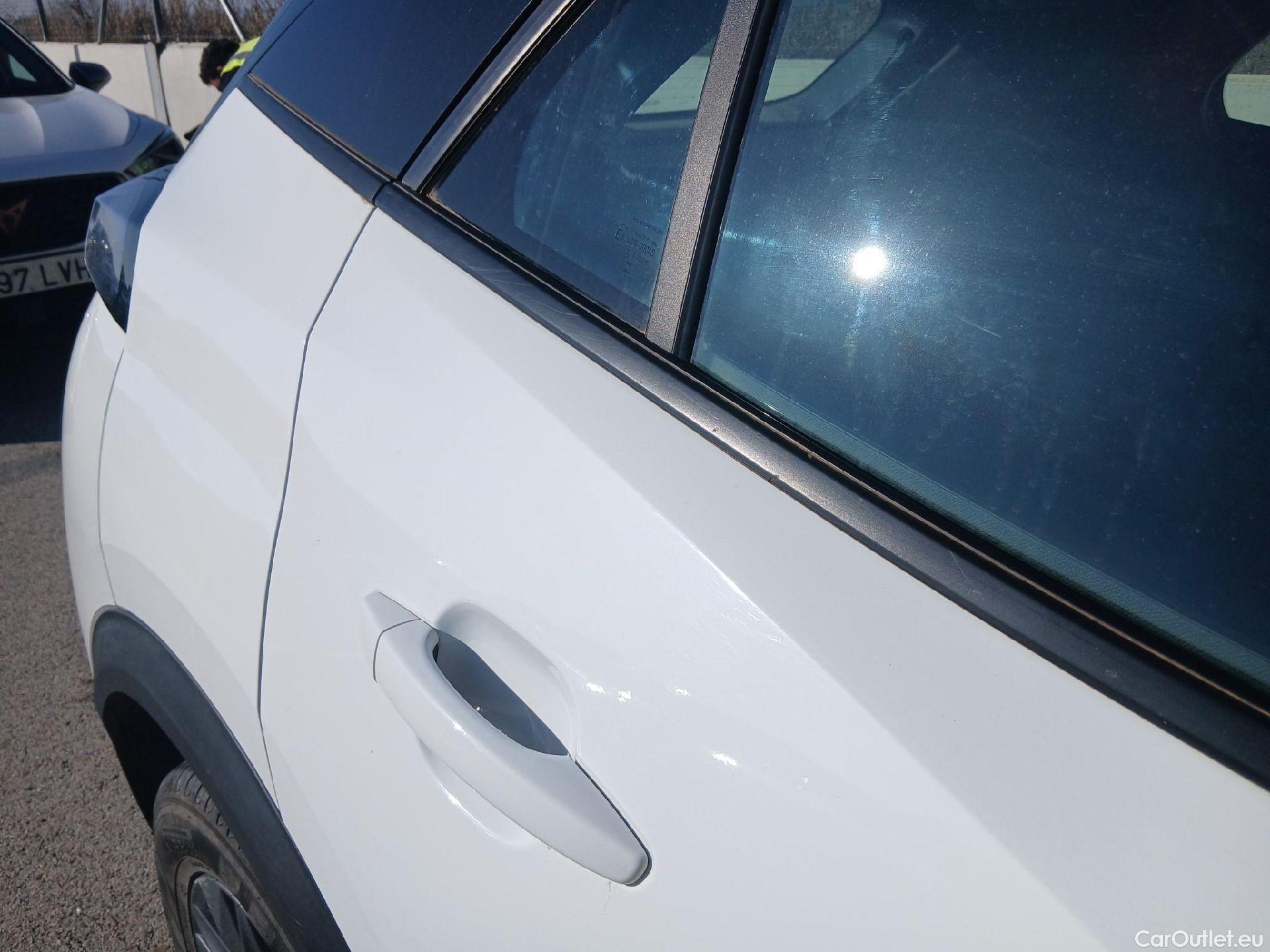  Peugeot  2008 PEUGEOT  / 2019 / 5P / todoterreno Active Pack BlueHDI 81kW (110CV) #26