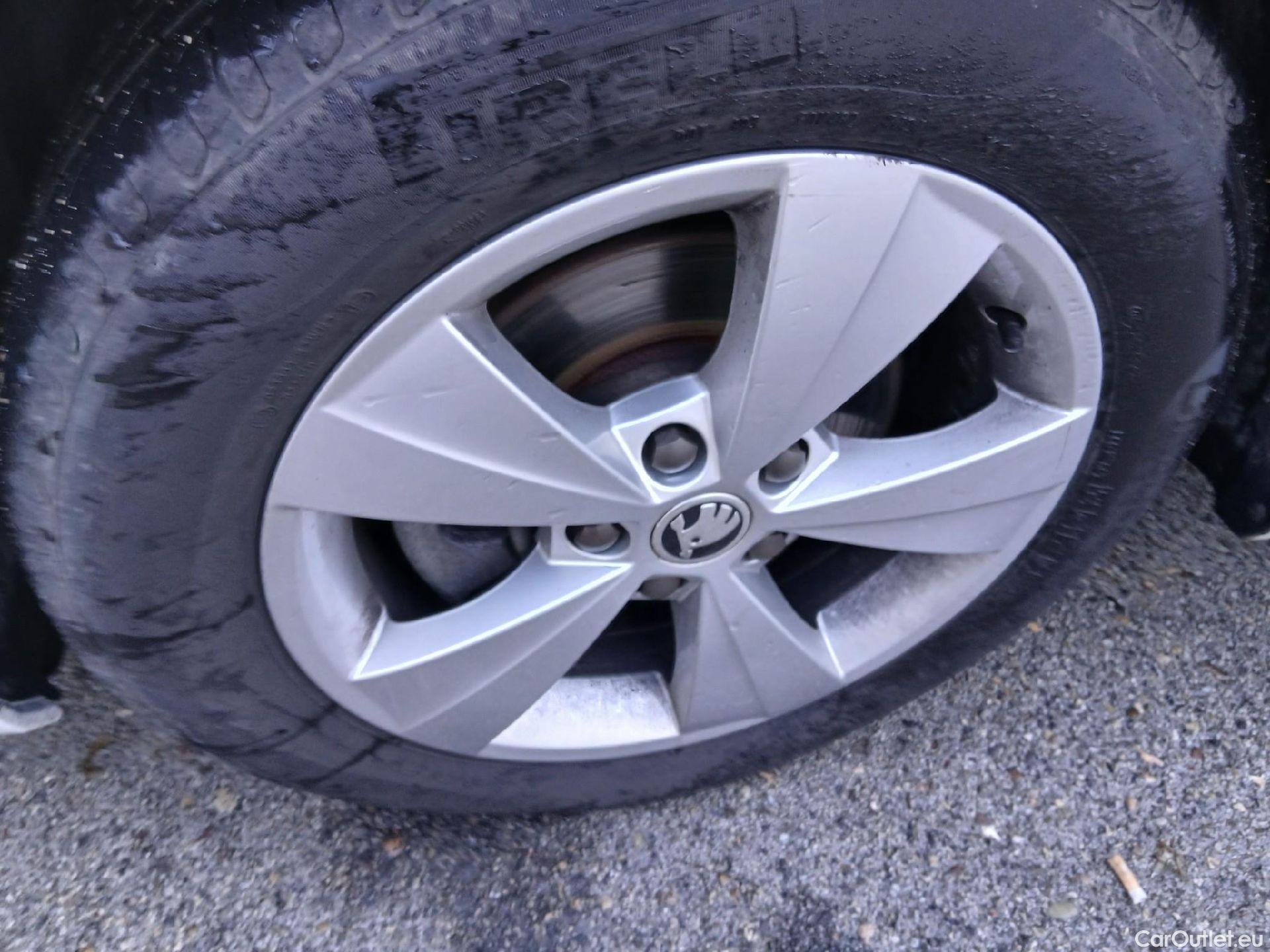  Skoda  Octavia SKODA  / 2020 / 5P / berlina con portón 2.0 TDI 85kW (115 CV) Manual Ambition #4