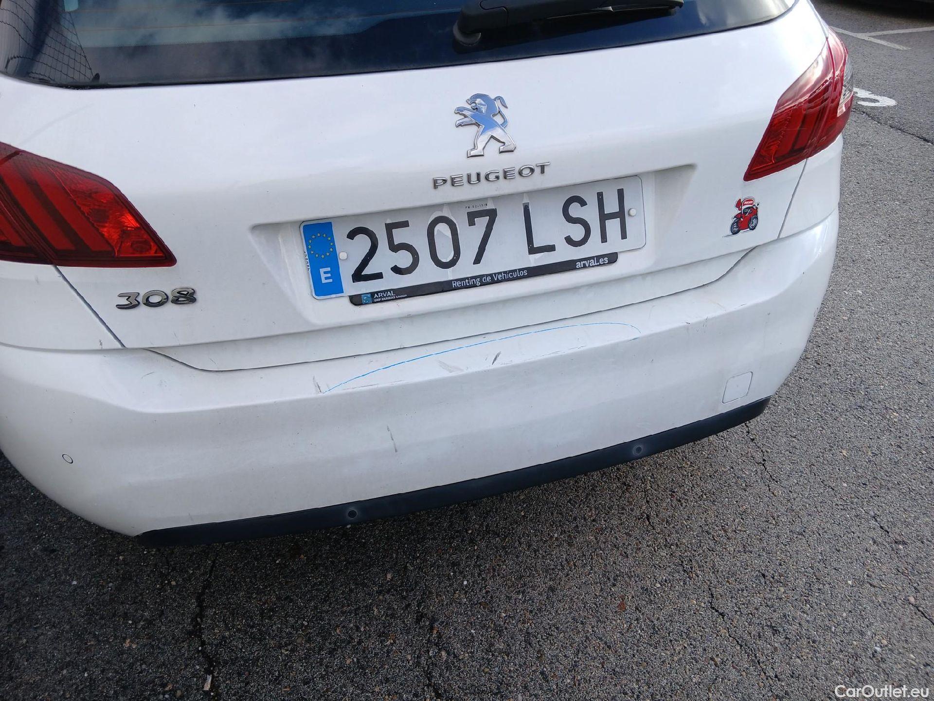  Peugeot  308 PEUGEOT  / 2017 / 5P / berlina con portón 5p Active Pack BlueHDi 130 S&S (AC) #18