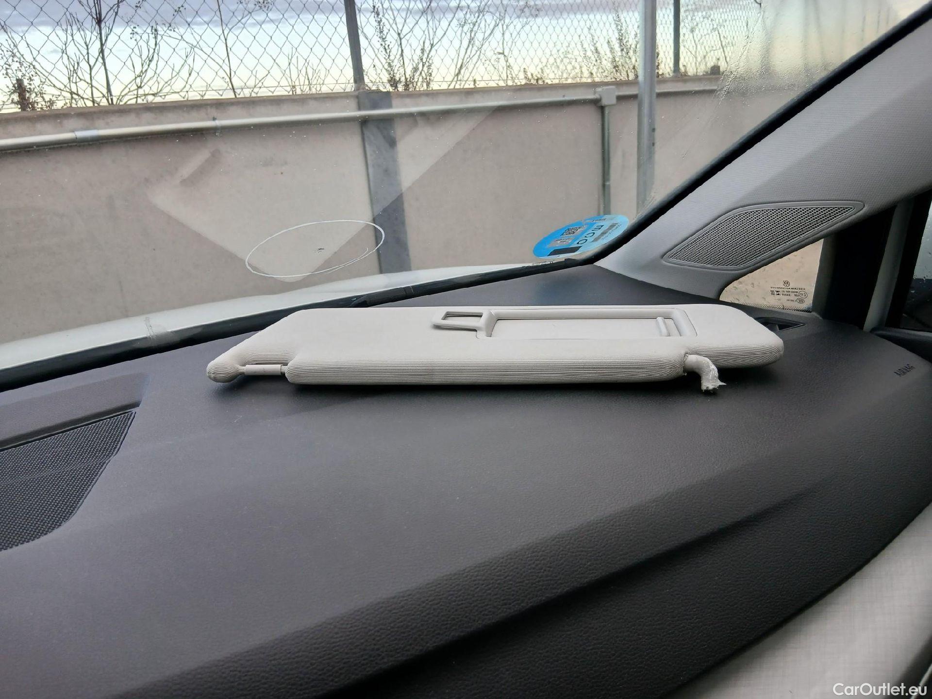  Volkswagen  Golf  VOLKSWAGEN / 2020 / 5P / berlina con portón Life 1.0 eTSI 81kW (110CV) DSG #11