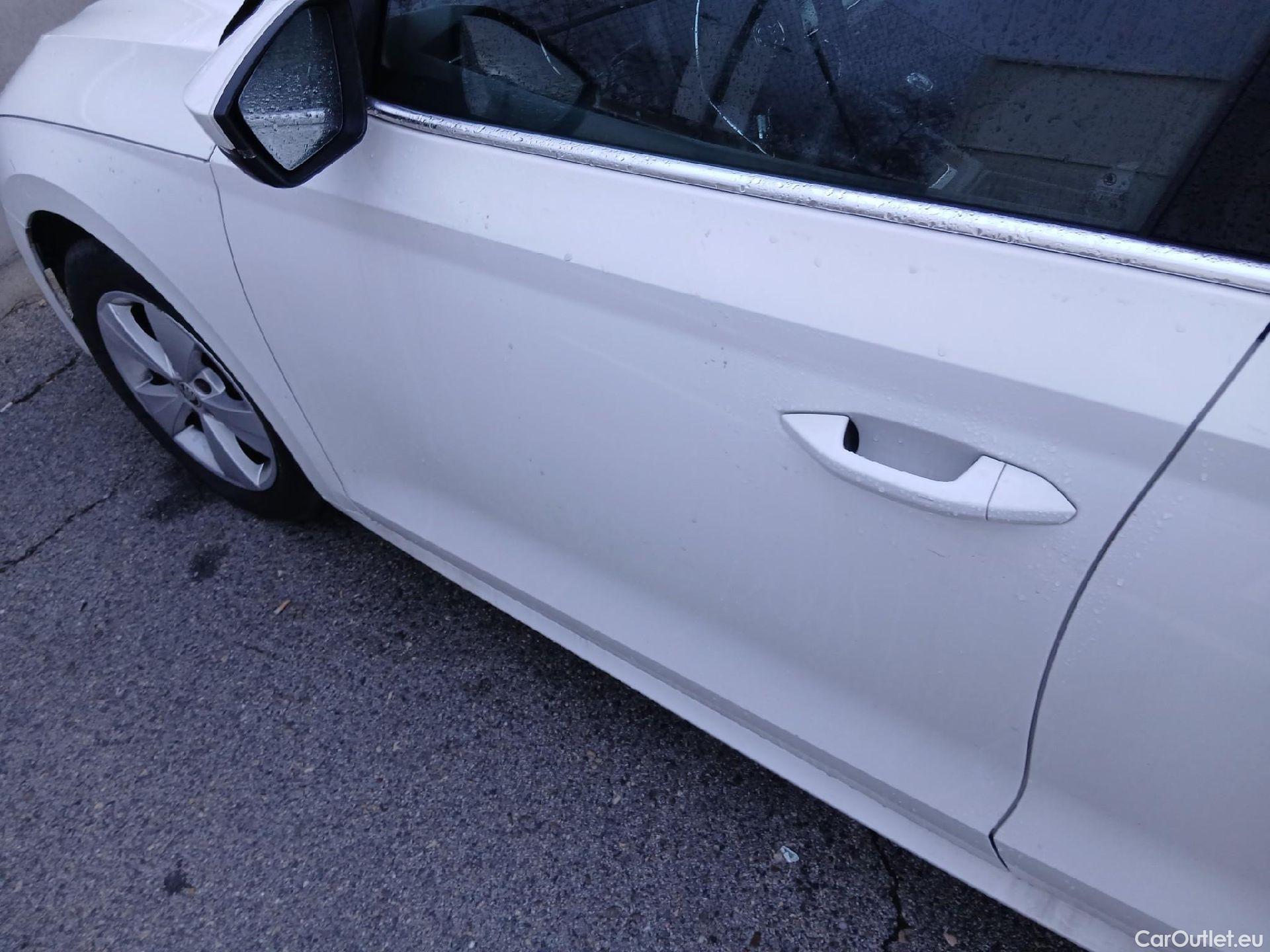  Skoda  Octavia SKODA  / 2020 / 5P / berlina con portón 2.0 TDI 85kW (115 CV) Manual Ambition #6