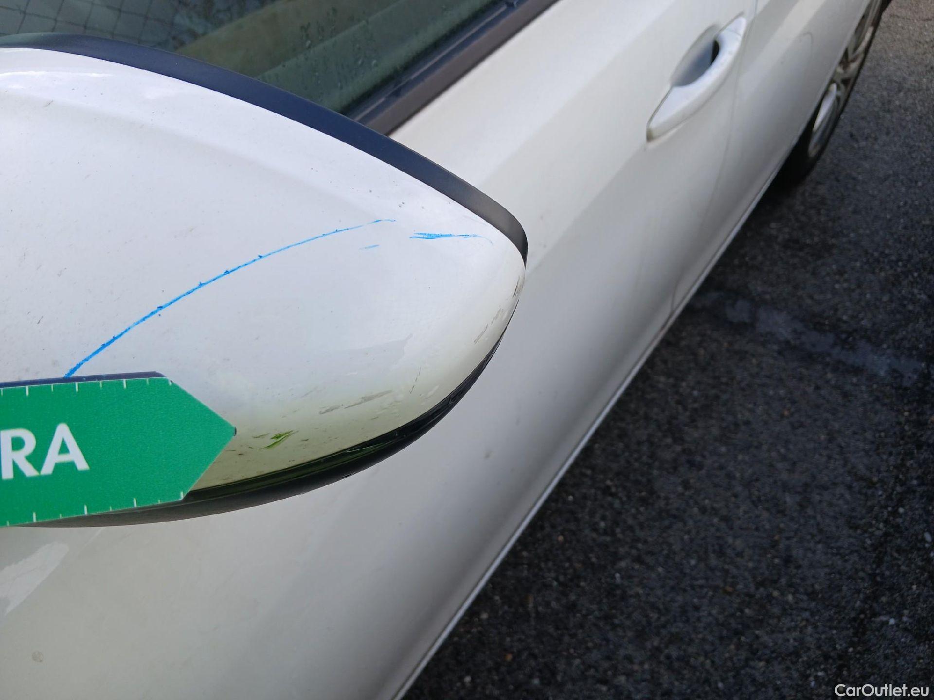  Peugeot  308 PEUGEOT  / 2017 / 5P / berlina con portón 5p Active Pack BlueHDi 130 S&S (AC) #12