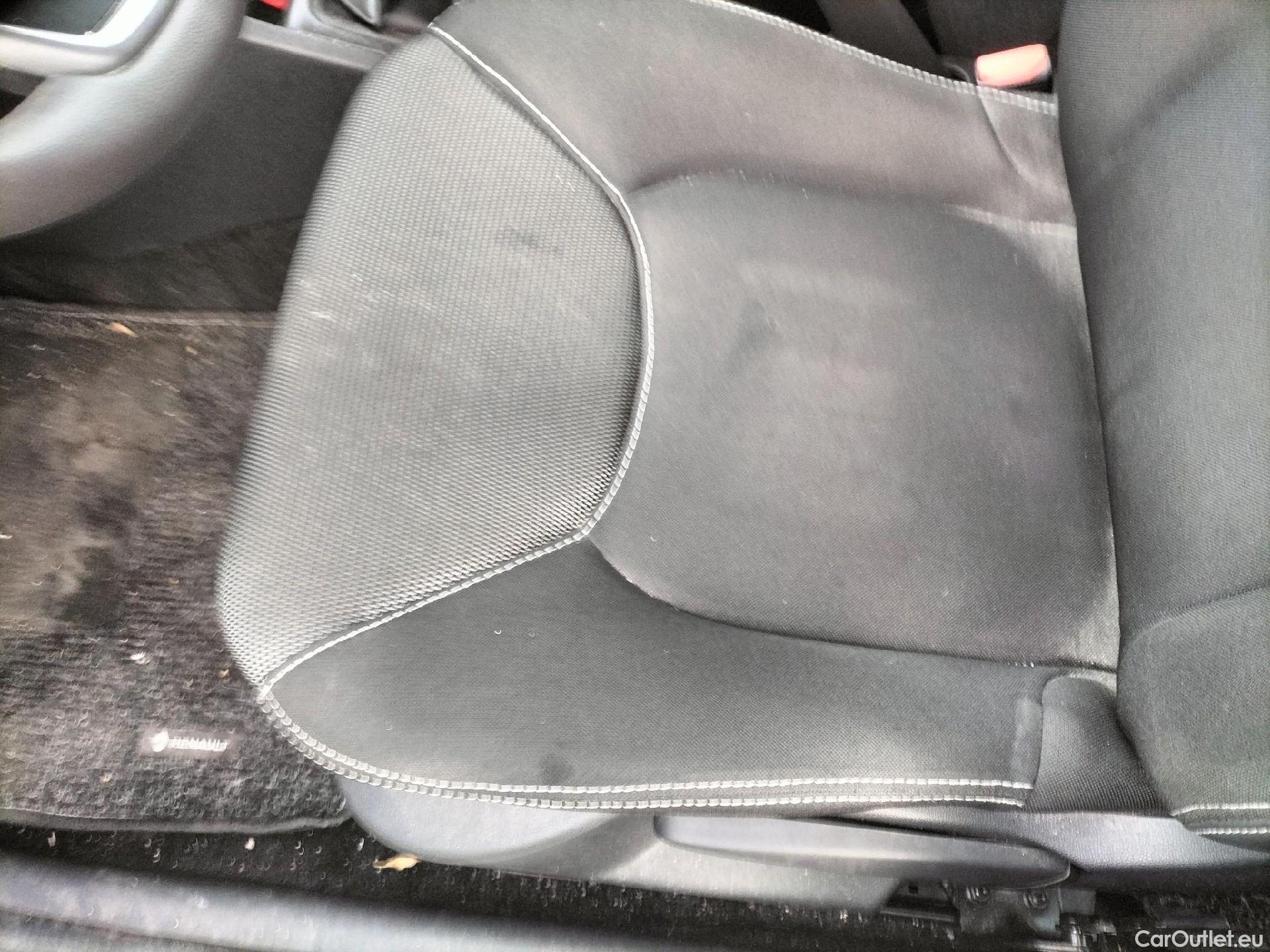  Renault  Clio RENAULT  / 2016 / 5P / berlina con portón Business TCe 66kW (90CV) GLP -18 #17