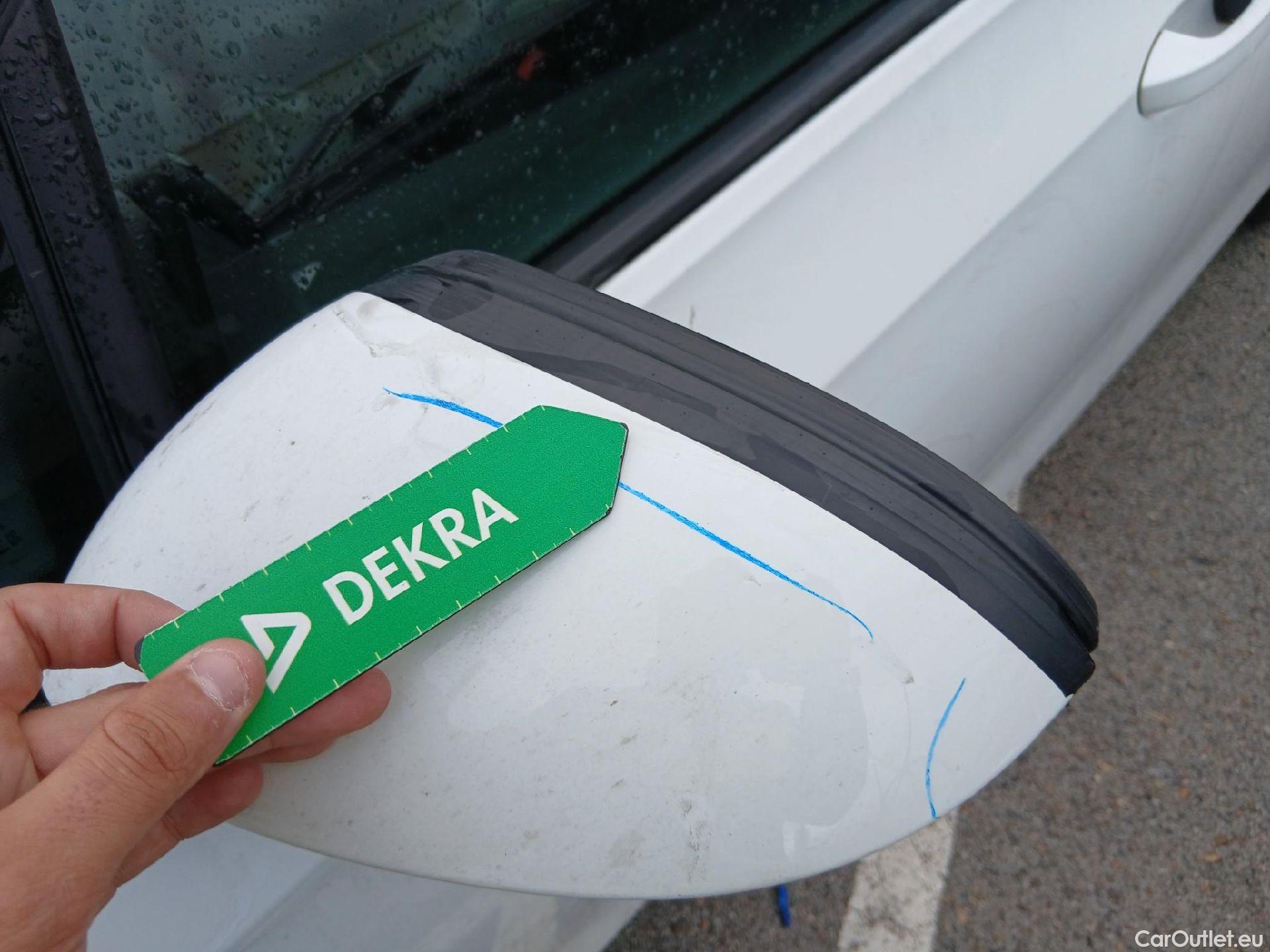  Volkswagen  Golf  VOLKSWAGEN / 2020 / 5P / berlina con portón Life 1.0 eTSI 81kW (110CV) DSG #9