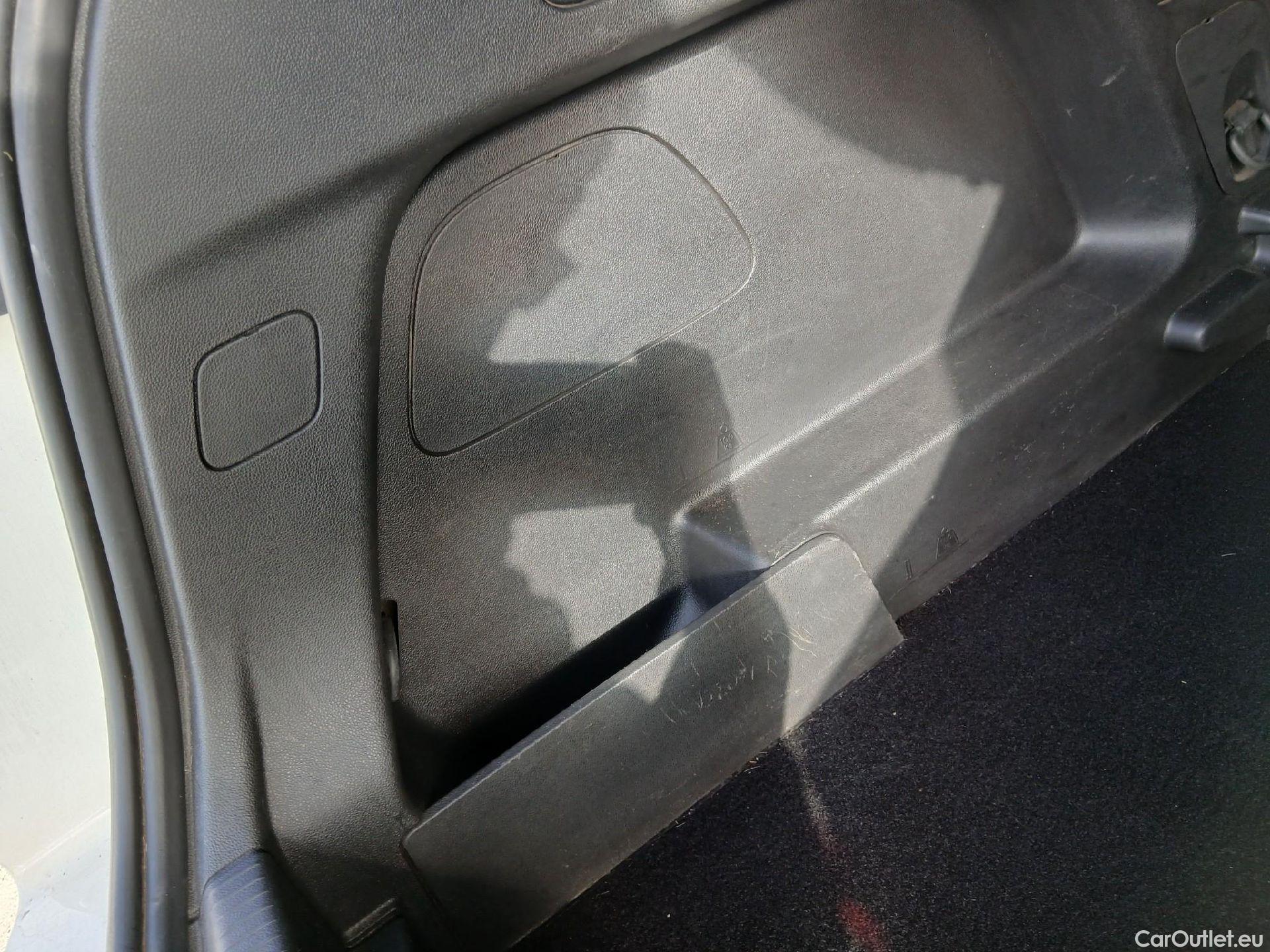  Opel   Grandland X OPEL Grandland / 2021 / 5P / todoterreno 1.5 CDTi Business Edition Auto #18