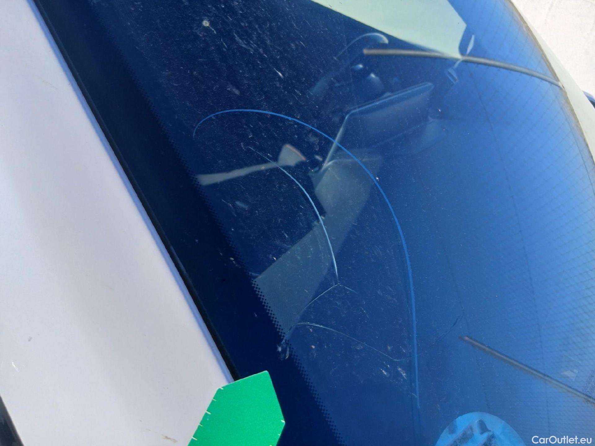  Peugeot  2008 PEUGEOT  / 2019 / 5P / todoterreno Active Pack BlueHDI 81kW (110CV) #9