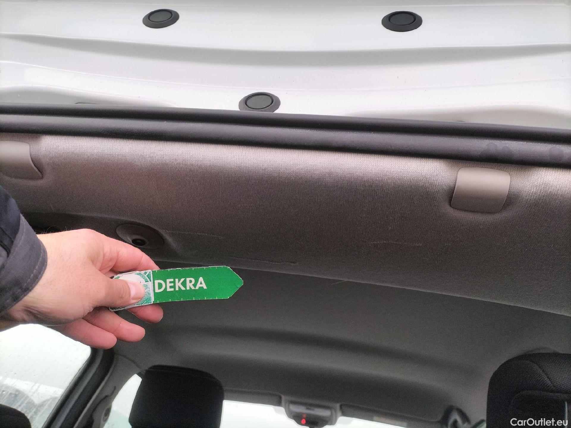  Renault  Clio RENAULT  / 2016 / 5P / berlina con portón Business TCe 66kW (90CV) GLP -18 #29