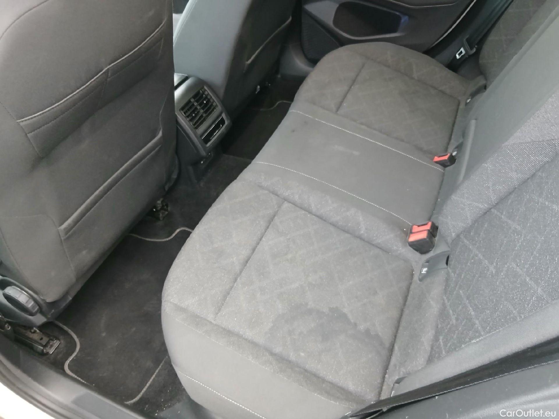  Volkswagen  Golf  VOLKSWAGEN / 2020 / 5P / berlina con portón Life 1.0 eTSI 81kW (110CV) DSG #18