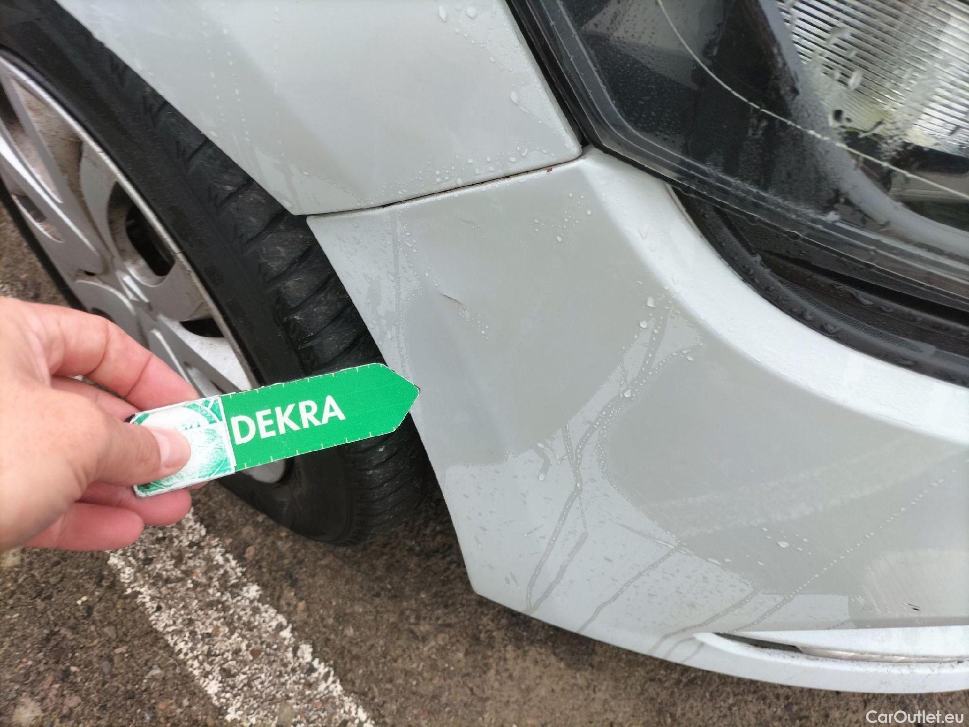  Renault  Clio RENAULT  / 2016 / 5P / berlina con portón Business TCe 66kW (90CV) GLP -18 #5