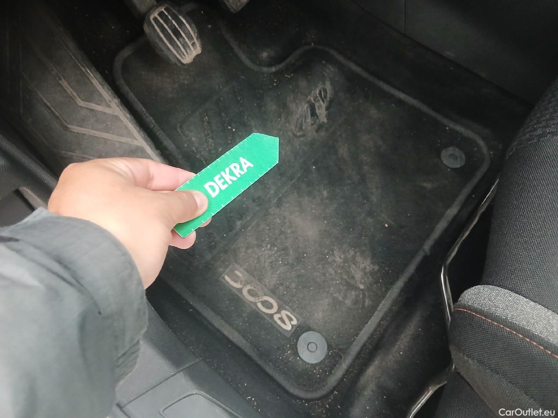  Peugeot  3008 PEUGEOT  / 2016 / 5P / todoterreno 1.5 BlueHDi 96kW (130CV) S&S Style #3