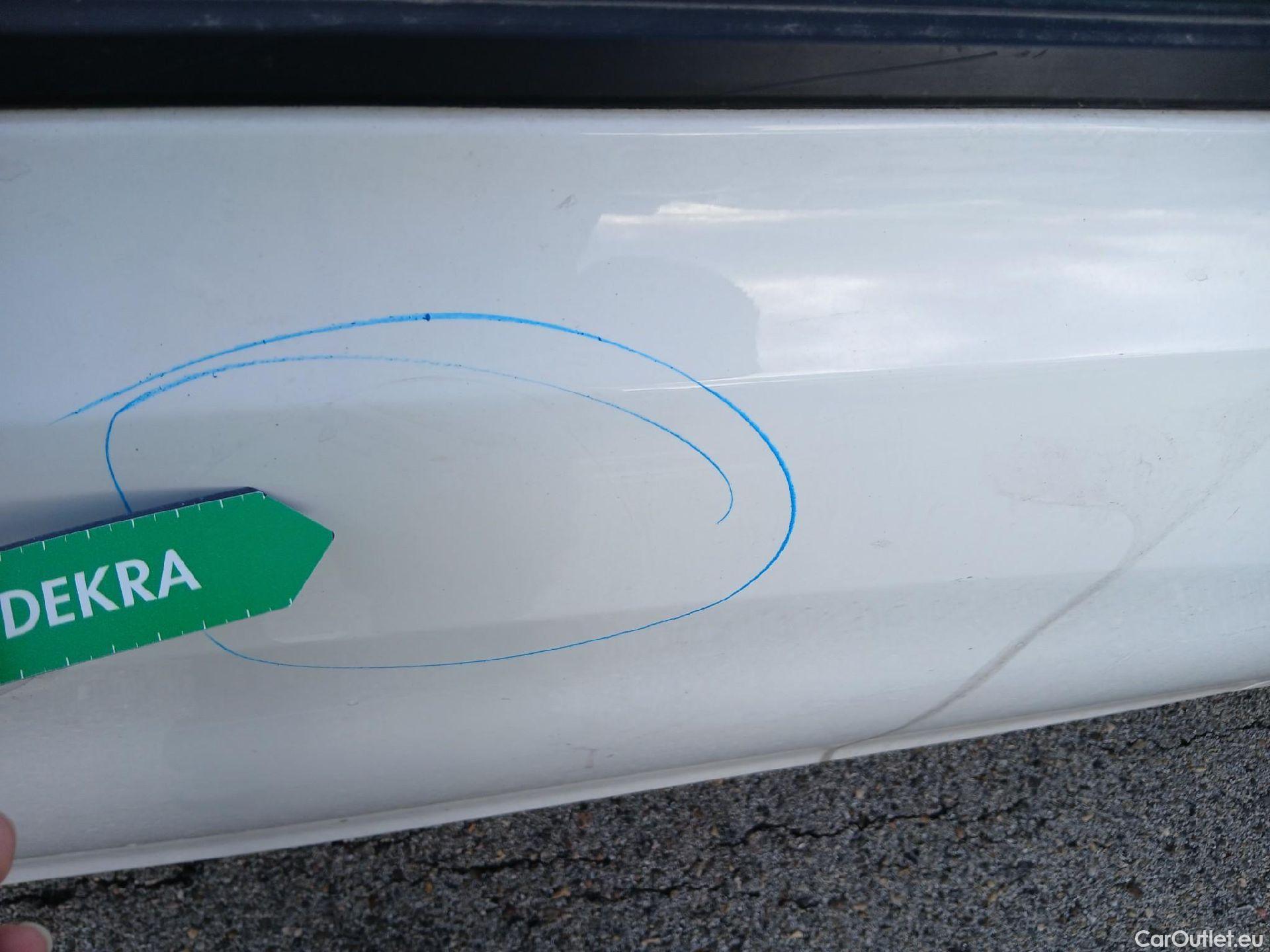  Peugeot  308 PEUGEOT  / 2017 / 5P / berlina con portón 5p Active Pack BlueHDi 130 S&S (AC) #23