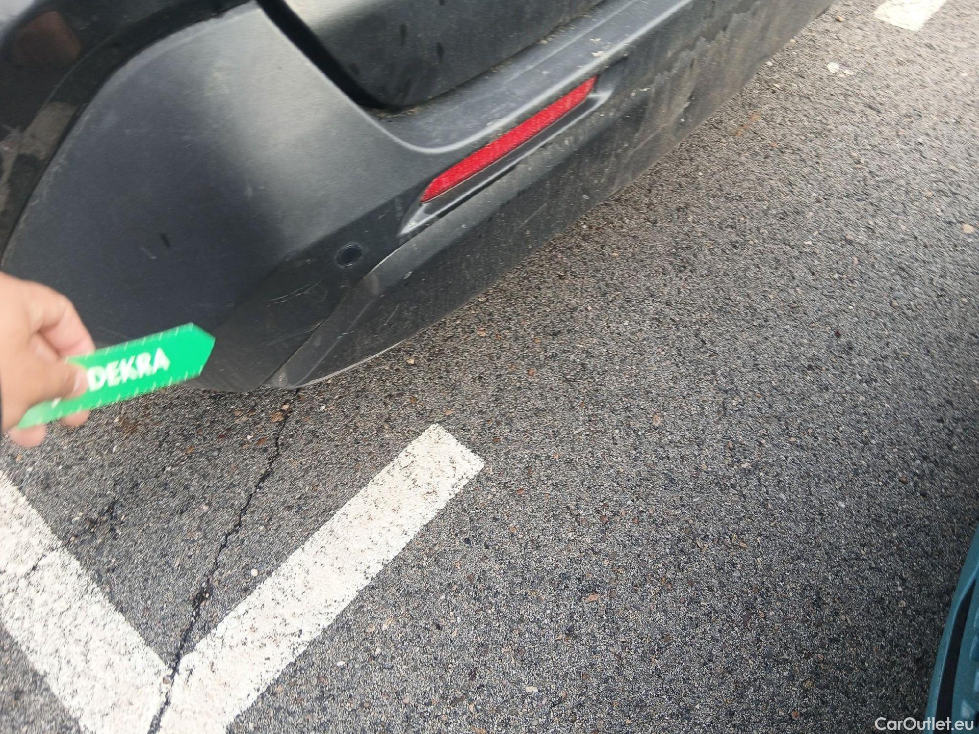  Toyota  RAV4 TOYOTA  / 2018 / 5P / todoterreno 2.5l 220H Advance 4WD #28