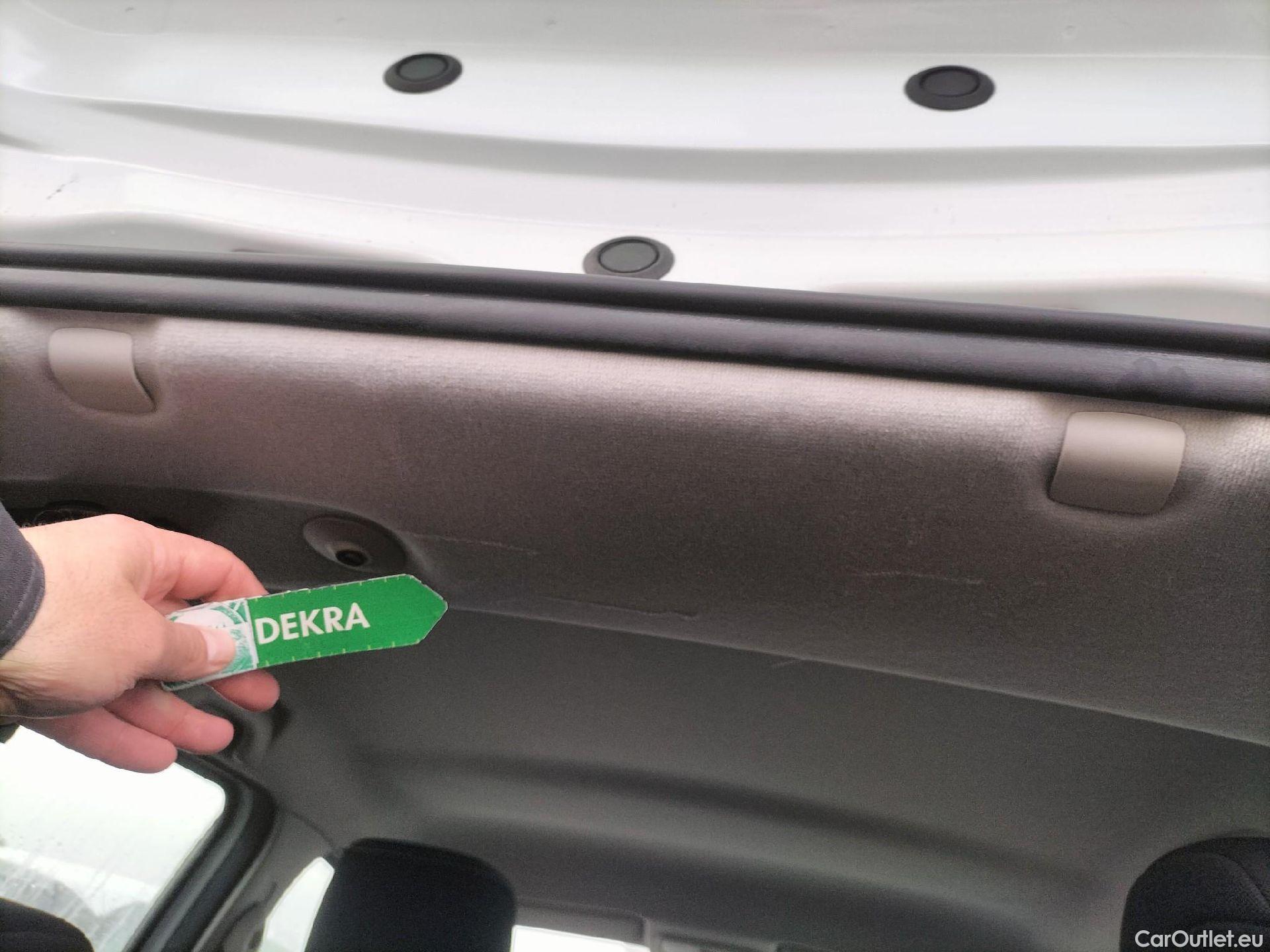  Renault  Clio RENAULT  / 2016 / 5P / berlina con portón Business TCe 66kW (90CV) GLP -18 #27