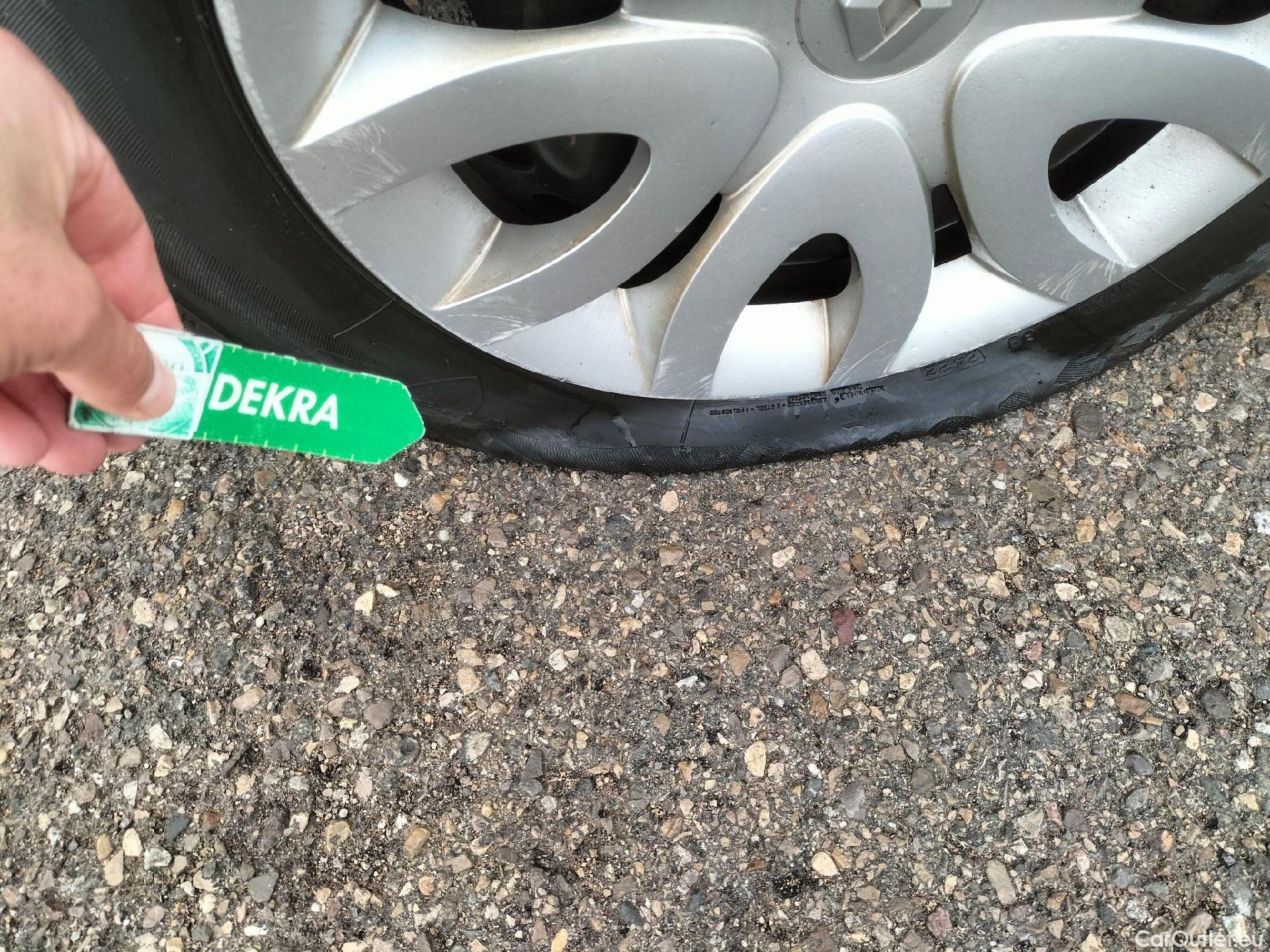  Renault  Clio RENAULT  / 2016 / 5P / berlina con portón Business TCe 66kW (90CV) GLP -18 #35