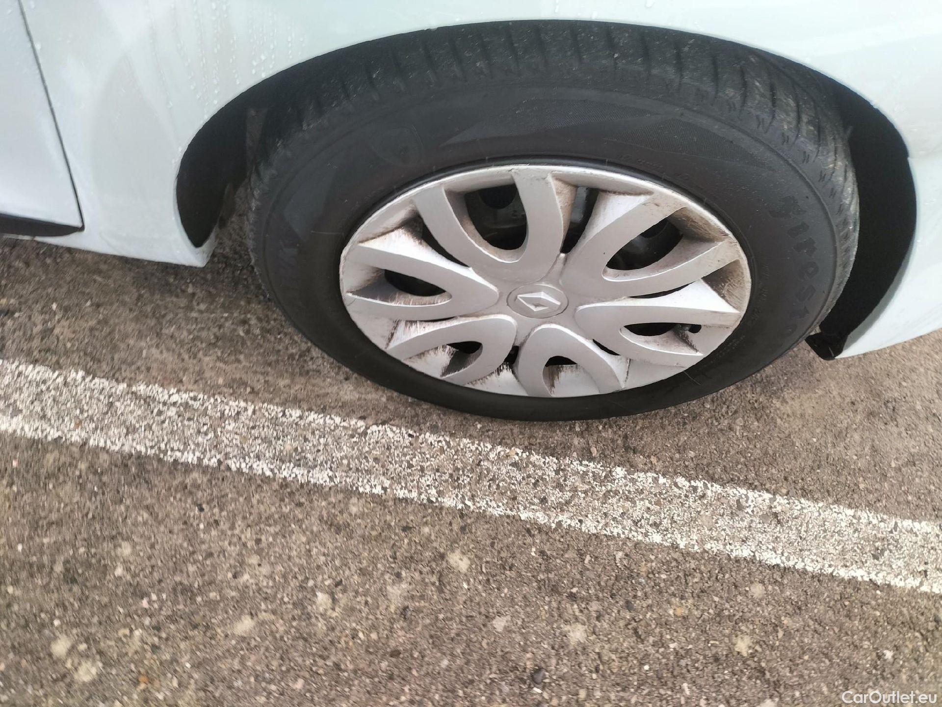  Renault  Clio RENAULT  / 2016 / 5P / berlina con portón Business TCe 66kW (90CV) GLP -18 #37