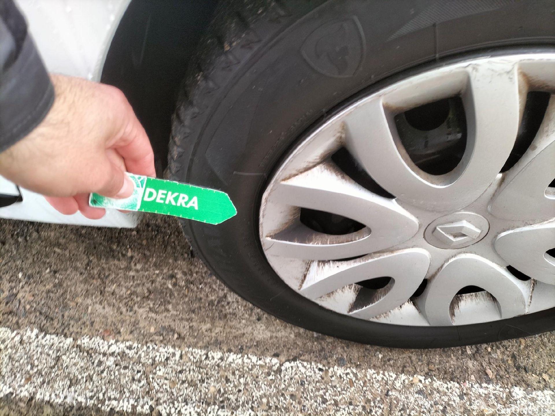  Renault  Clio RENAULT  / 2016 / 5P / berlina con portón Business TCe 66kW (90CV) GLP -18 #38