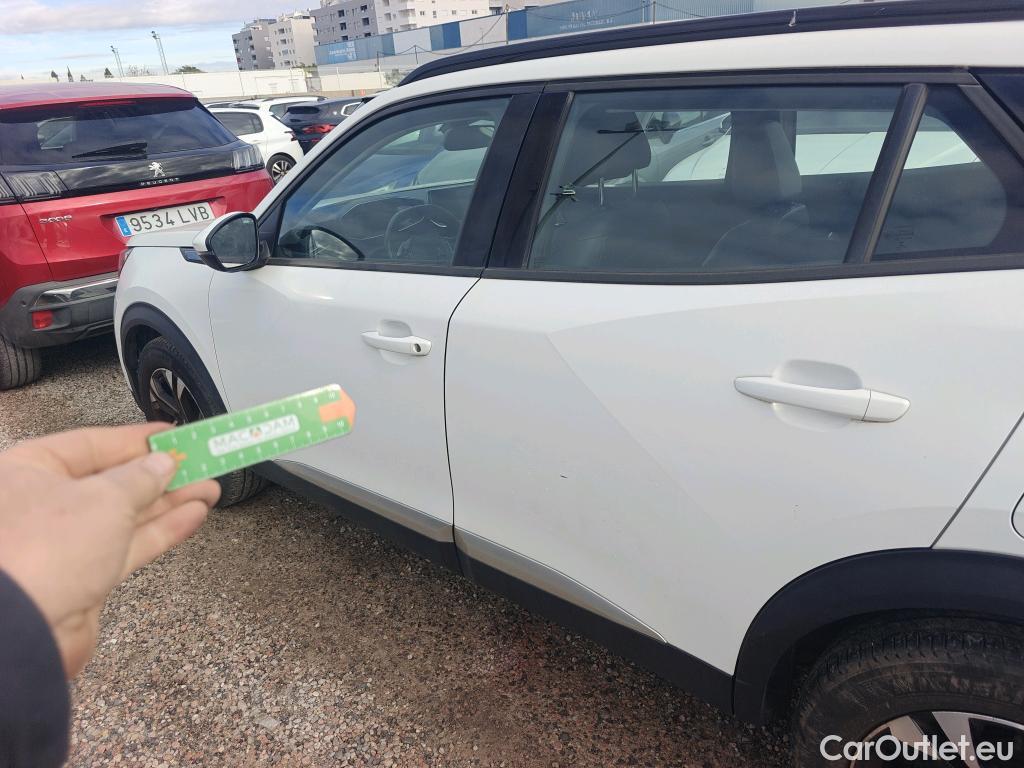  Peugeot  2008 PEUGEOT  / 2019 / 5P / todoterreno Allure BlueHDI 100 S&S BVM6 #3