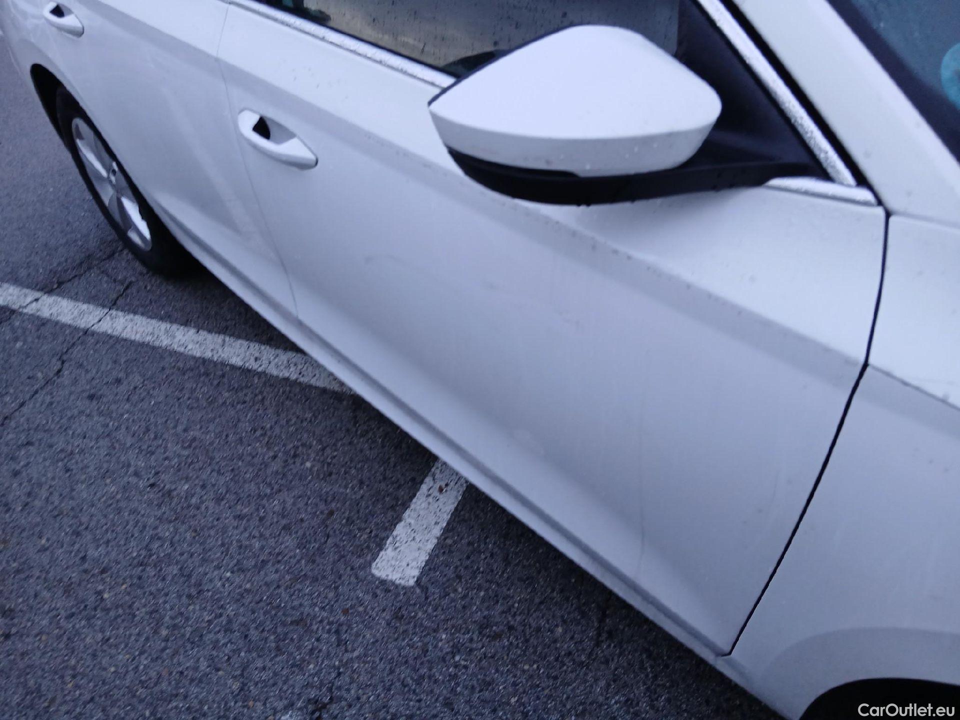  Skoda  Octavia SKODA  / 2020 / 5P / berlina con portón 2.0 TDI 85kW (115 CV) Manual Ambition #13