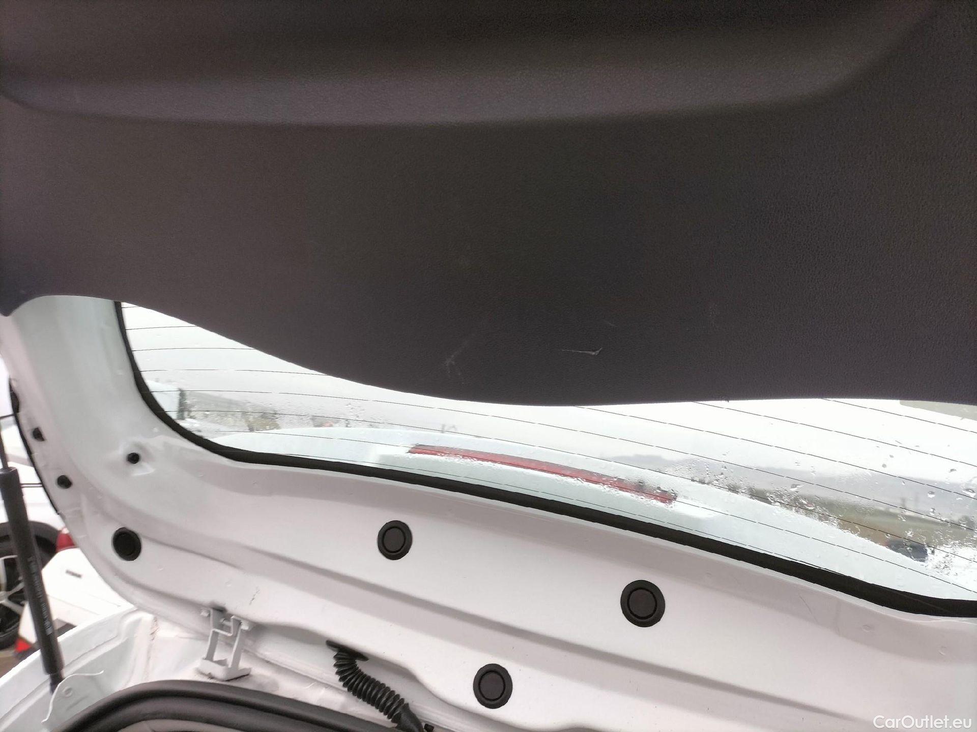  Renault  Clio RENAULT  / 2016 / 5P / berlina con portón Business TCe 66kW (90CV) GLP -18 #25