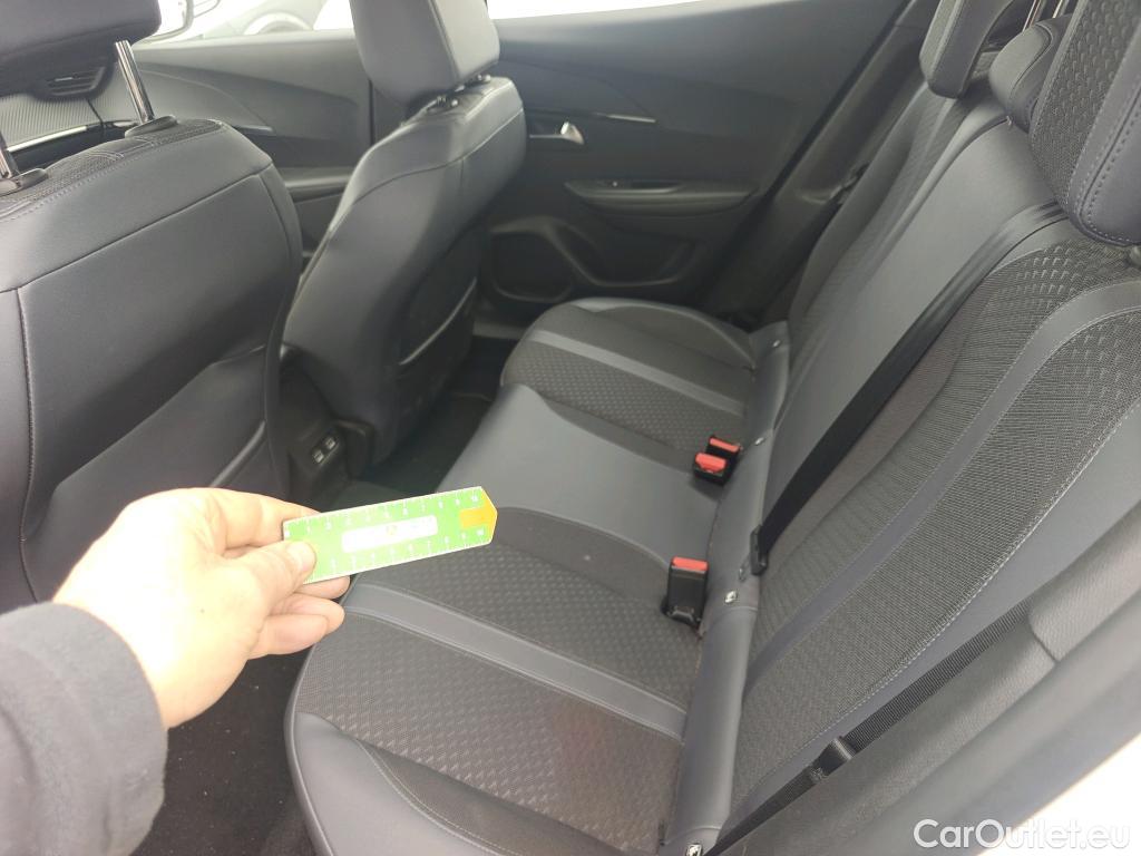  Peugeot  2008 PEUGEOT  / 2019 / 5P / todoterreno Allure BlueHDI 100 S&S BVM6 #17