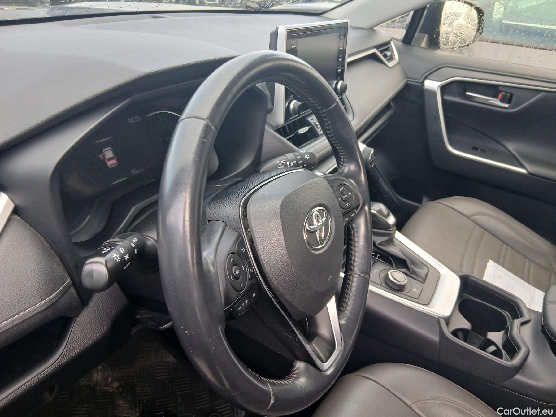  Toyota  RAV4 TOYOTA  / 2018 / 5P / todoterreno 2.5l 220H Advance 4WD #6