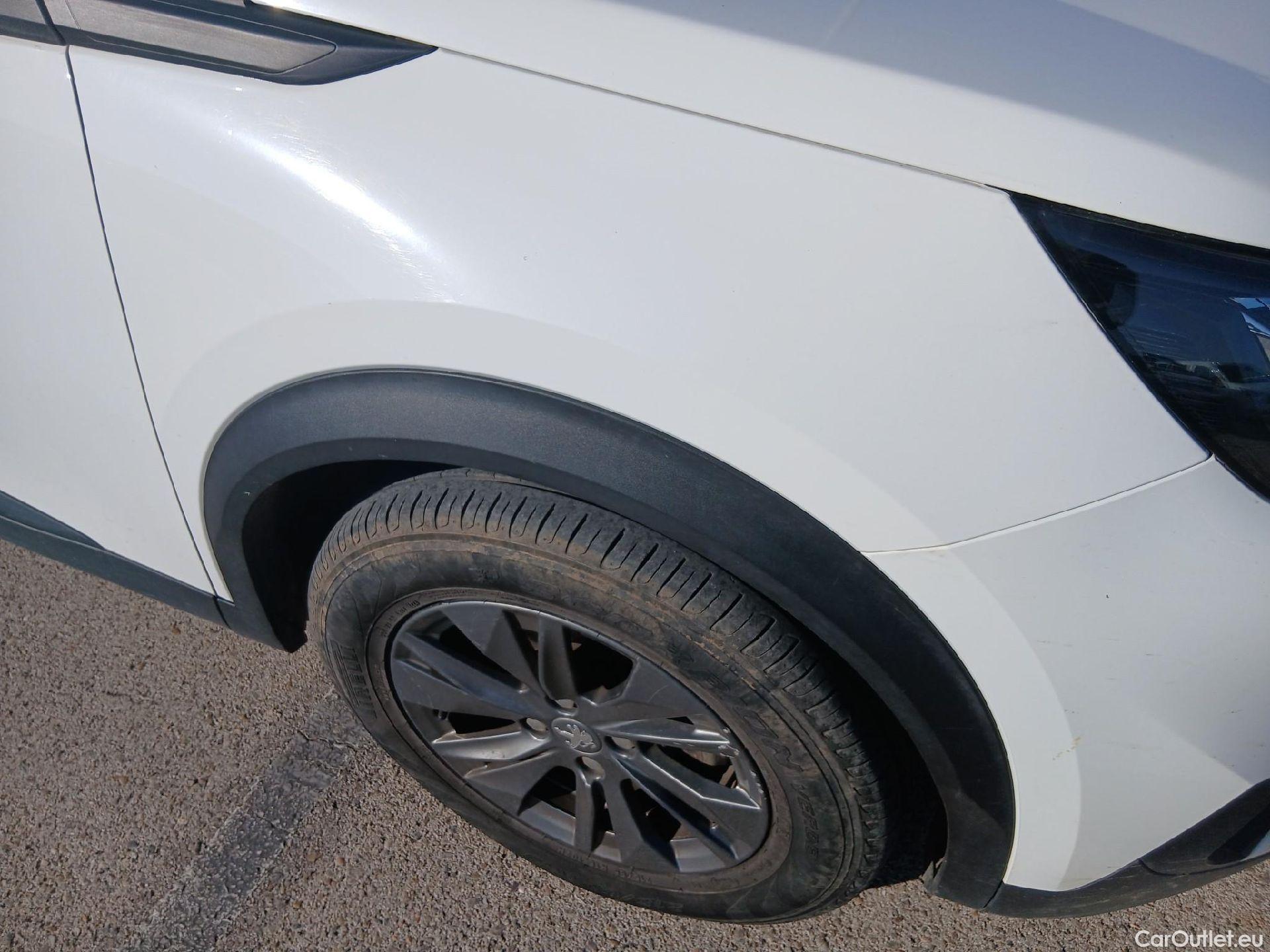  Peugeot  2008 PEUGEOT  / 2019 / 5P / todoterreno Active Pack BlueHDI 81kW (110CV) #32