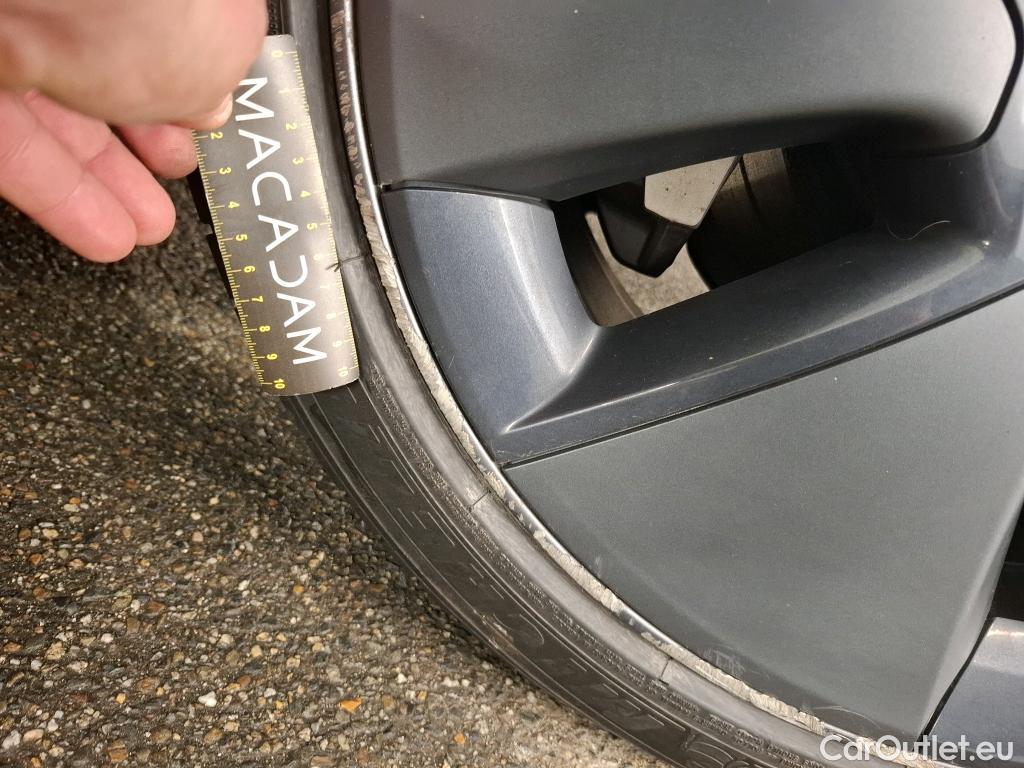  Tesla  Model 3 TESLA  / 2018 / 4P / Berline Autonomie Standard Plus RWD #8