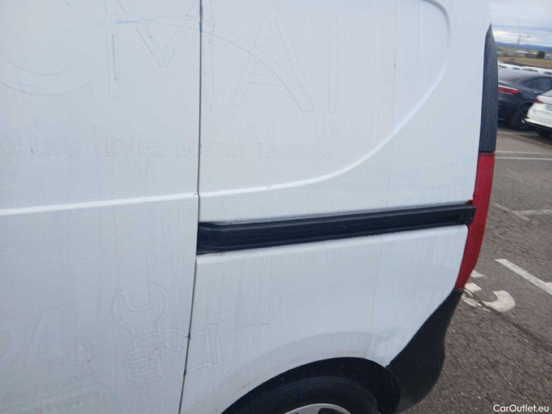  Dacia  Dokker DACIA  / 2013 / 4P / furgón derivado de turismo Van Essential 1.6 80kW (110CV) GLP #17