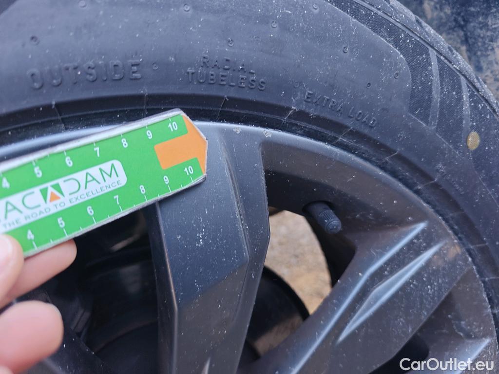  Volkswagen  T-ROC VOLKSWAGEN  / 2017 / 5P / todoterreno Sport 2.0 TDI 110kW (150CV) DSG #64