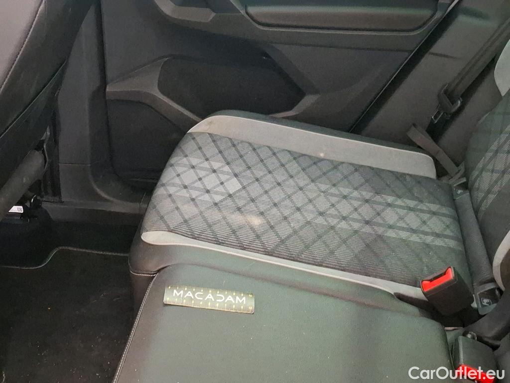  Volkswagen  Tiguan VOLKSWAGEN  / 2020 / 5P / SUV 1.5 TSI 150 DSG7 R-Line #8