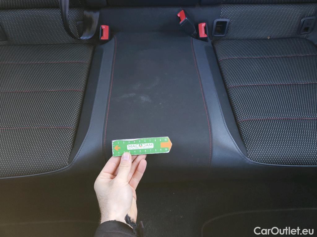  Volkswagen  T-ROC VOLKSWAGEN  / 2017 / 5P / todoterreno Sport 2.0 TDI 110kW (150CV) DSG #42