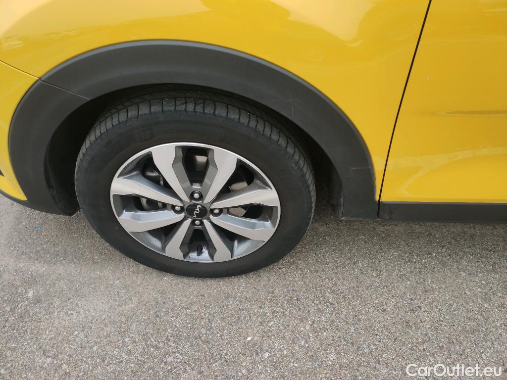  KIA  STONIC KIA  / 2017 / 5P / todoterreno 1.0 T-GDi 88kW (120CV) MHEV iMT Drive #19