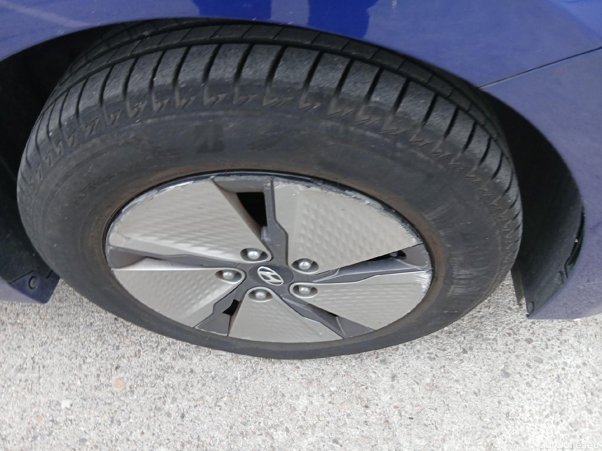  Hyundai   Ioniq HYUNDAI / 2019 / 5P / berlina con portón 1.6 GDI HEV Klass DCT #8