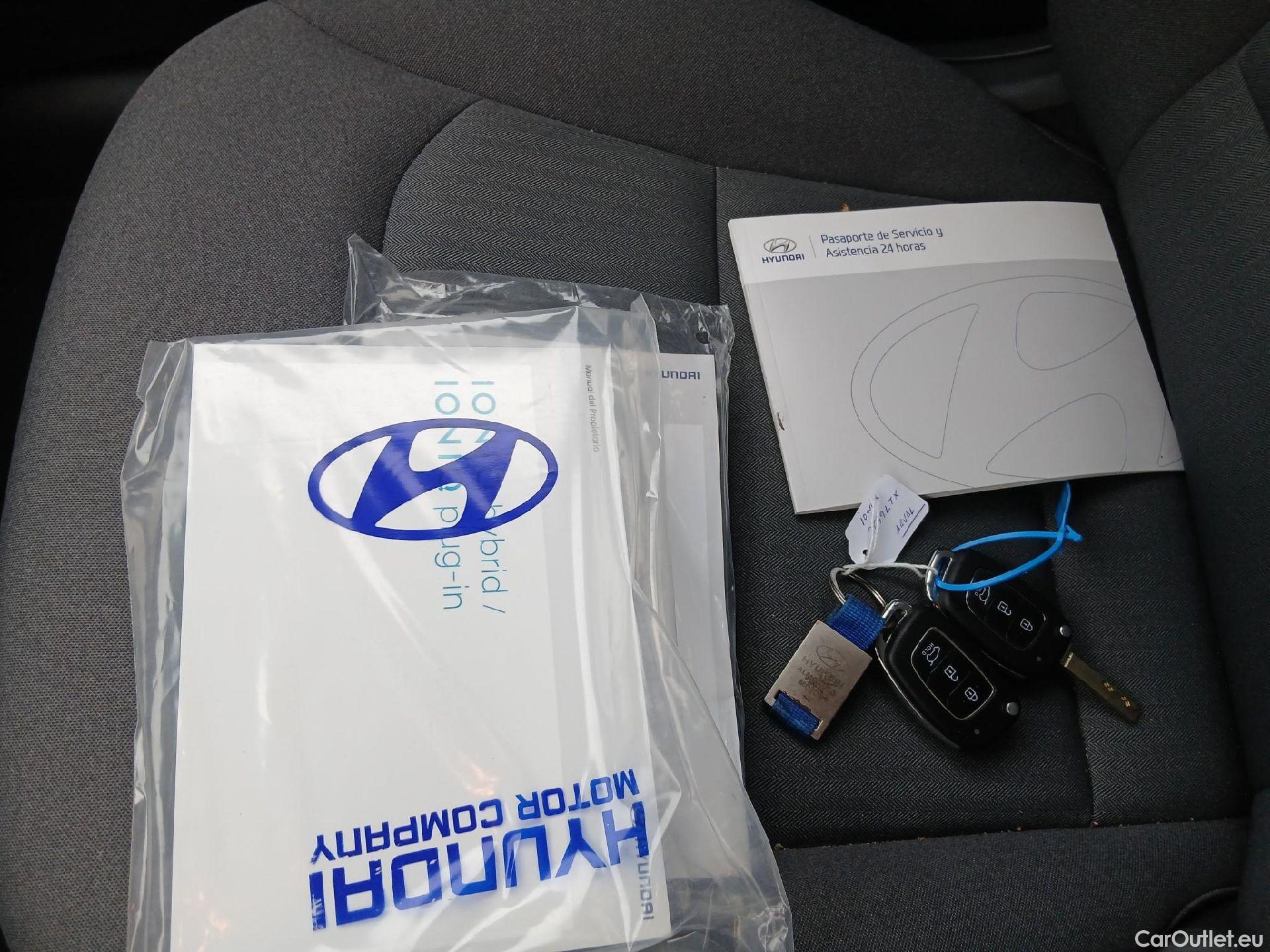  Hyundai   Ioniq HYUNDAI / 2019 / 5P / berlina con portón 1.6 GDI HEV Klass DCT #1