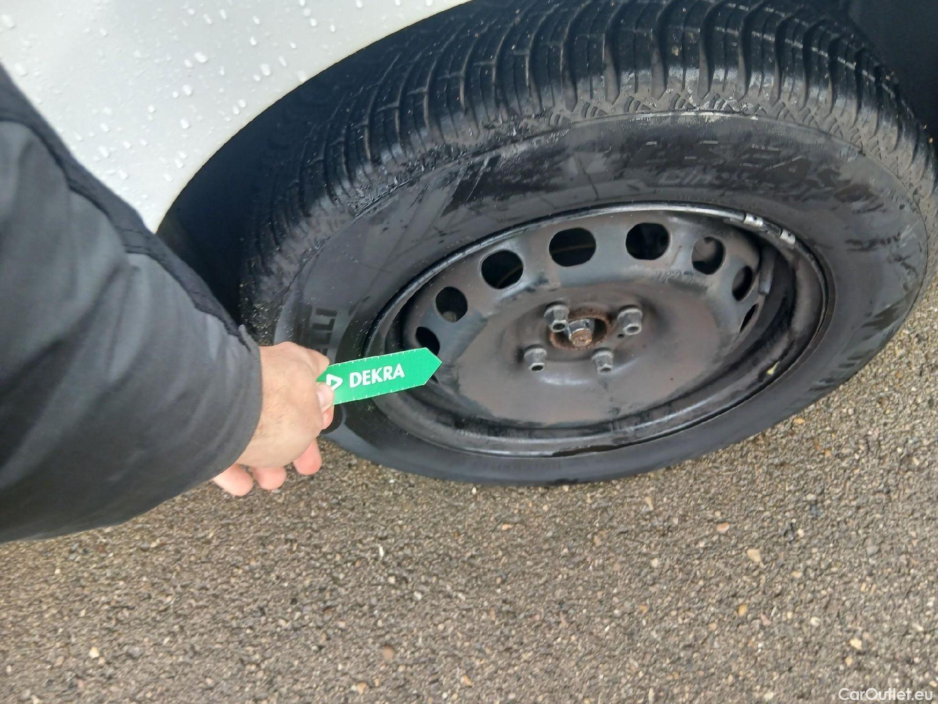  Dacia  Dokker DACIA  / 2013 / 4P / furgón derivado de turismo Van Essential 1.6 80kW (110CV) GLP #40