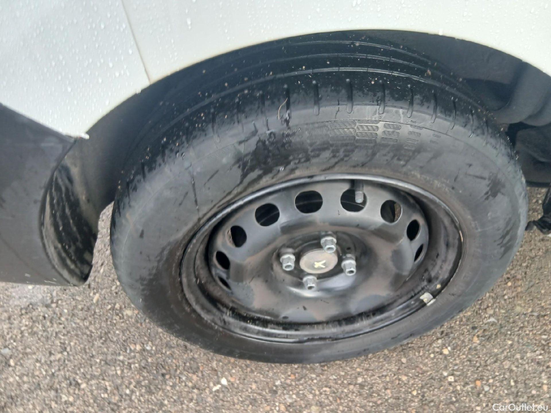  Dacia  Dokker DACIA  / 2013 / 4P / furgón derivado de turismo Van Essential 1.6 80kW (110CV) GLP #27