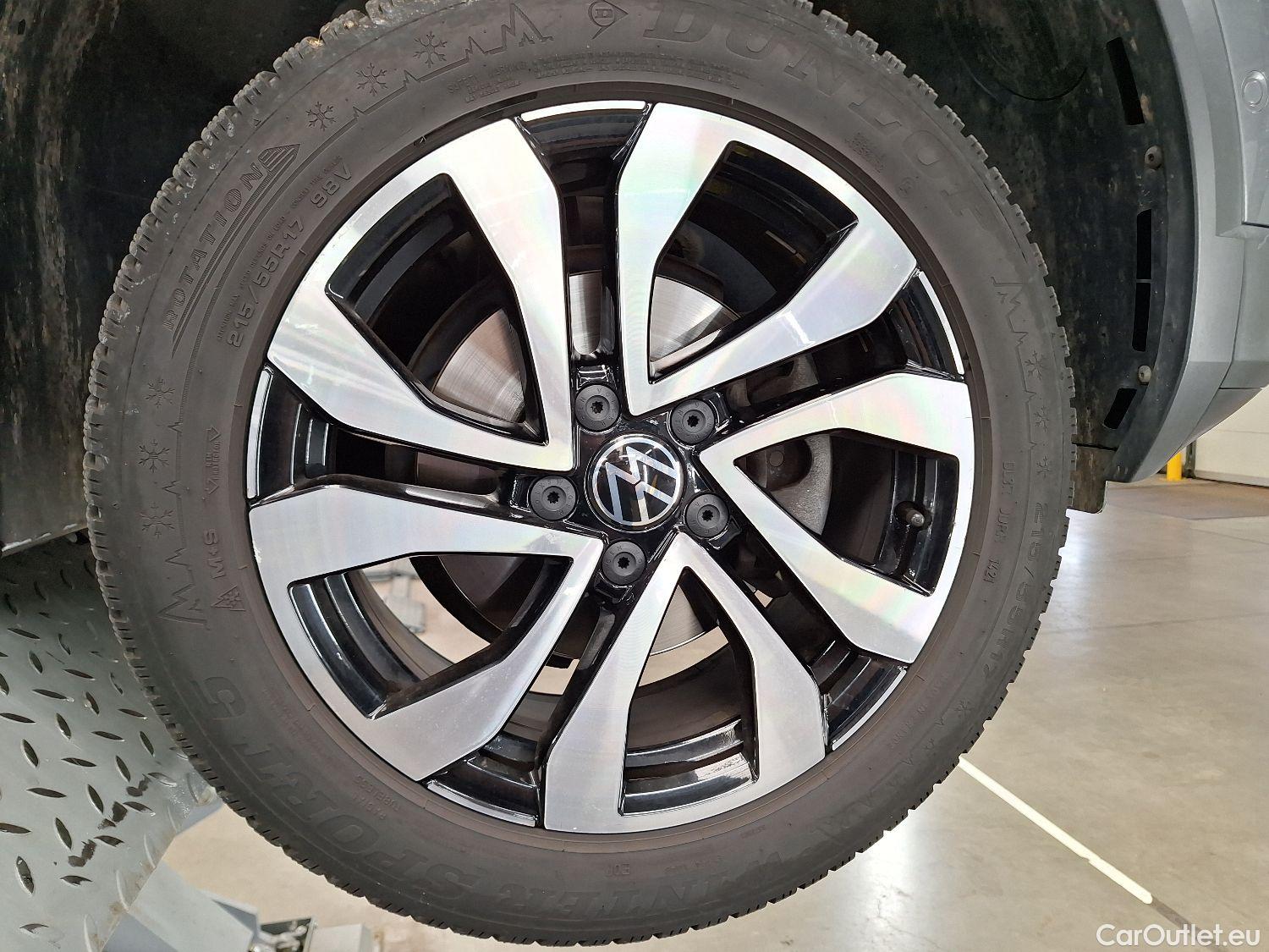  Volkswagen  T-ROC VW,  '17, Volkswagen  1.5 TSI Active 5d #7