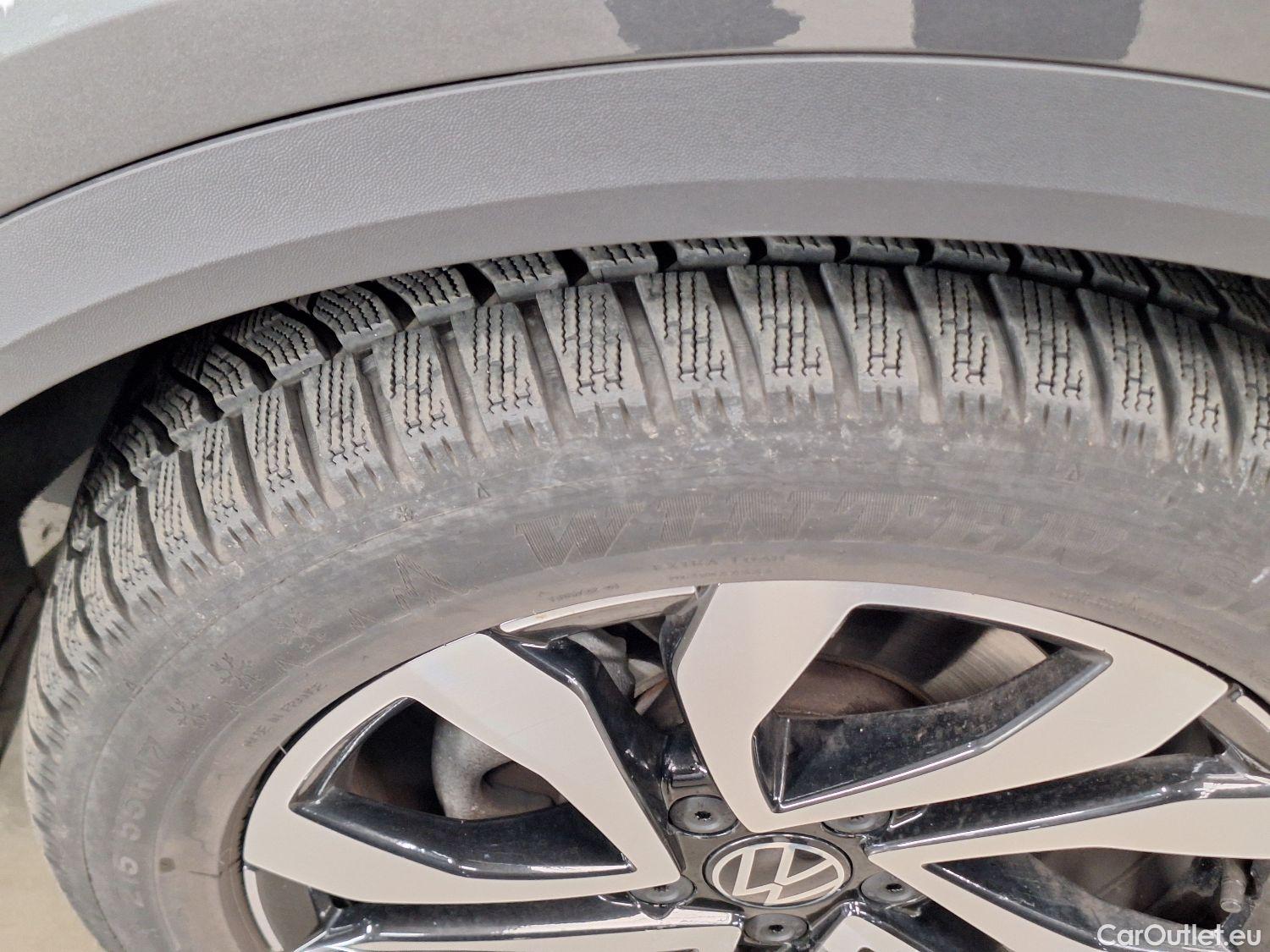  Volkswagen  T-ROC VW,  '17, Volkswagen  1.5 TSI Active 5d #33