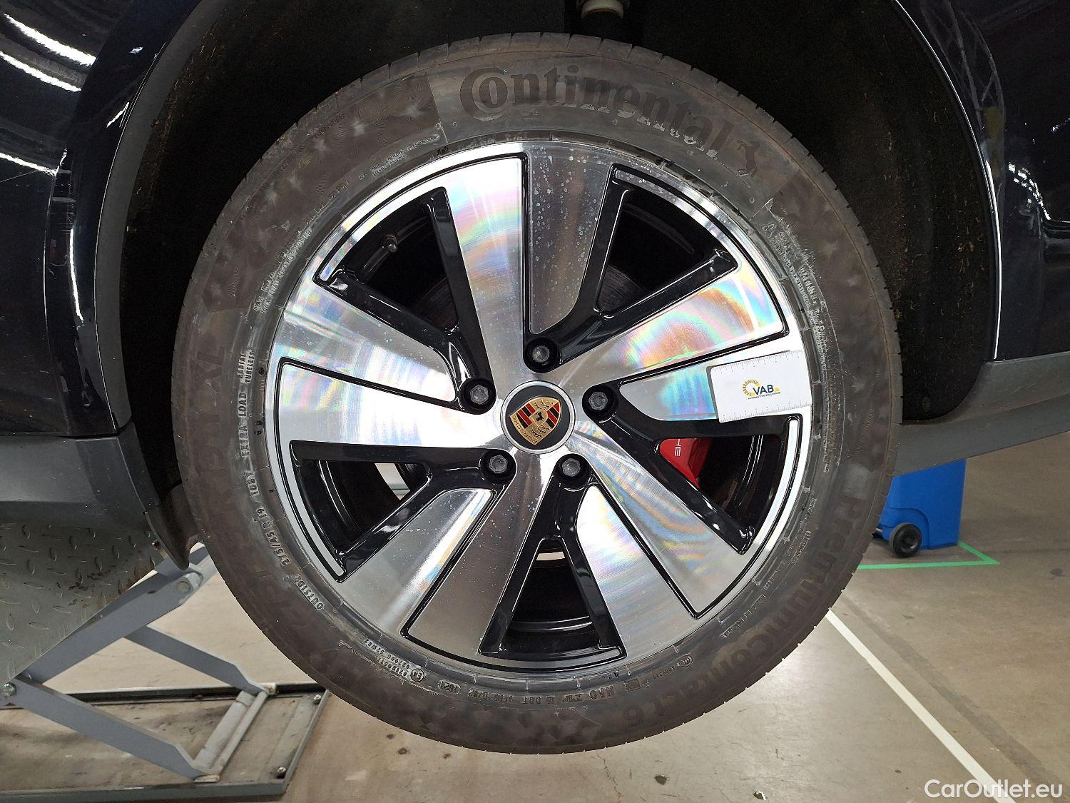  Porsche  Taycan Porsche,  BEV, Porsche  4S 4d #16