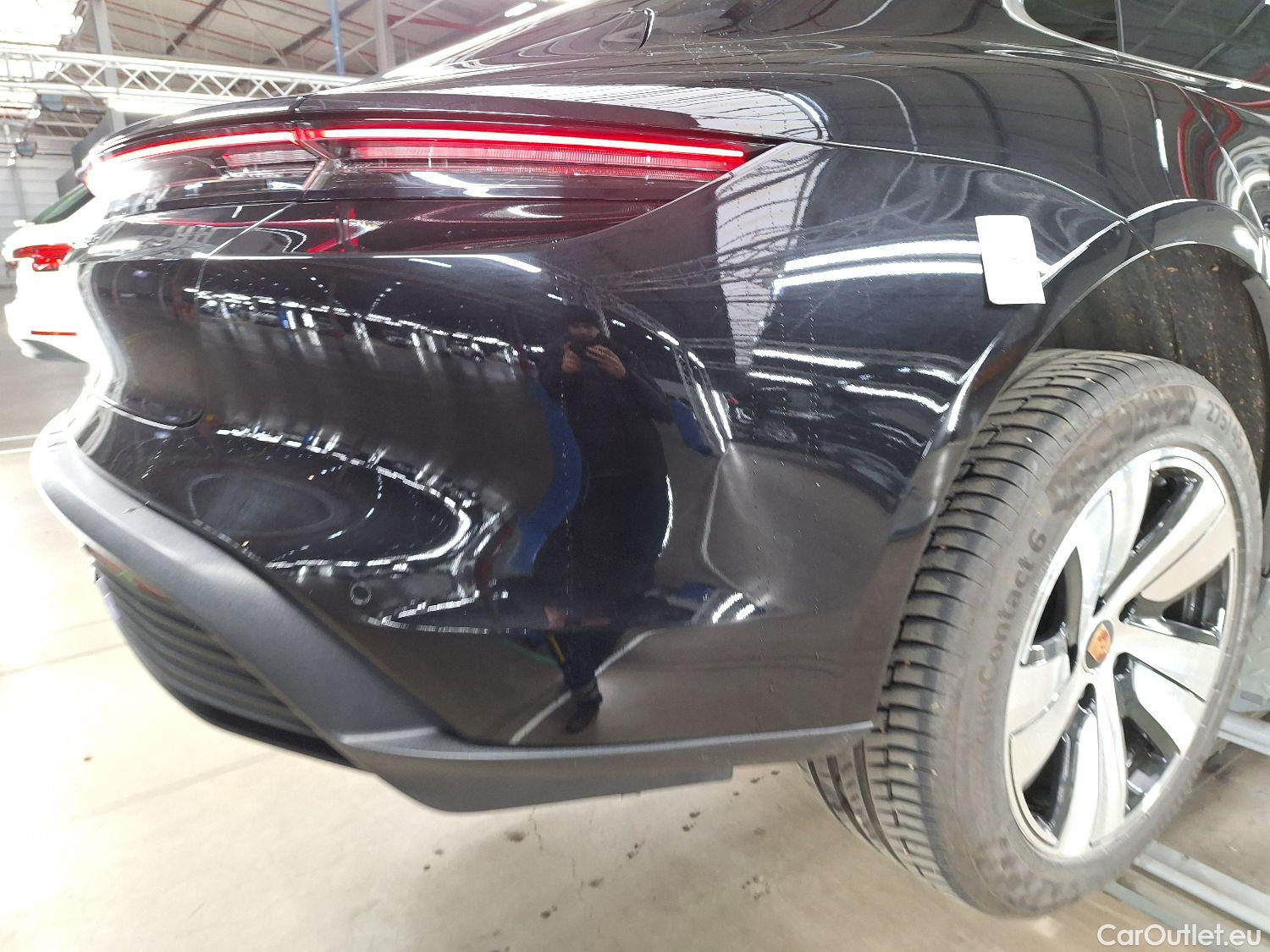  Porsche  Taycan Porsche,  BEV, Porsche  4S 4d #35